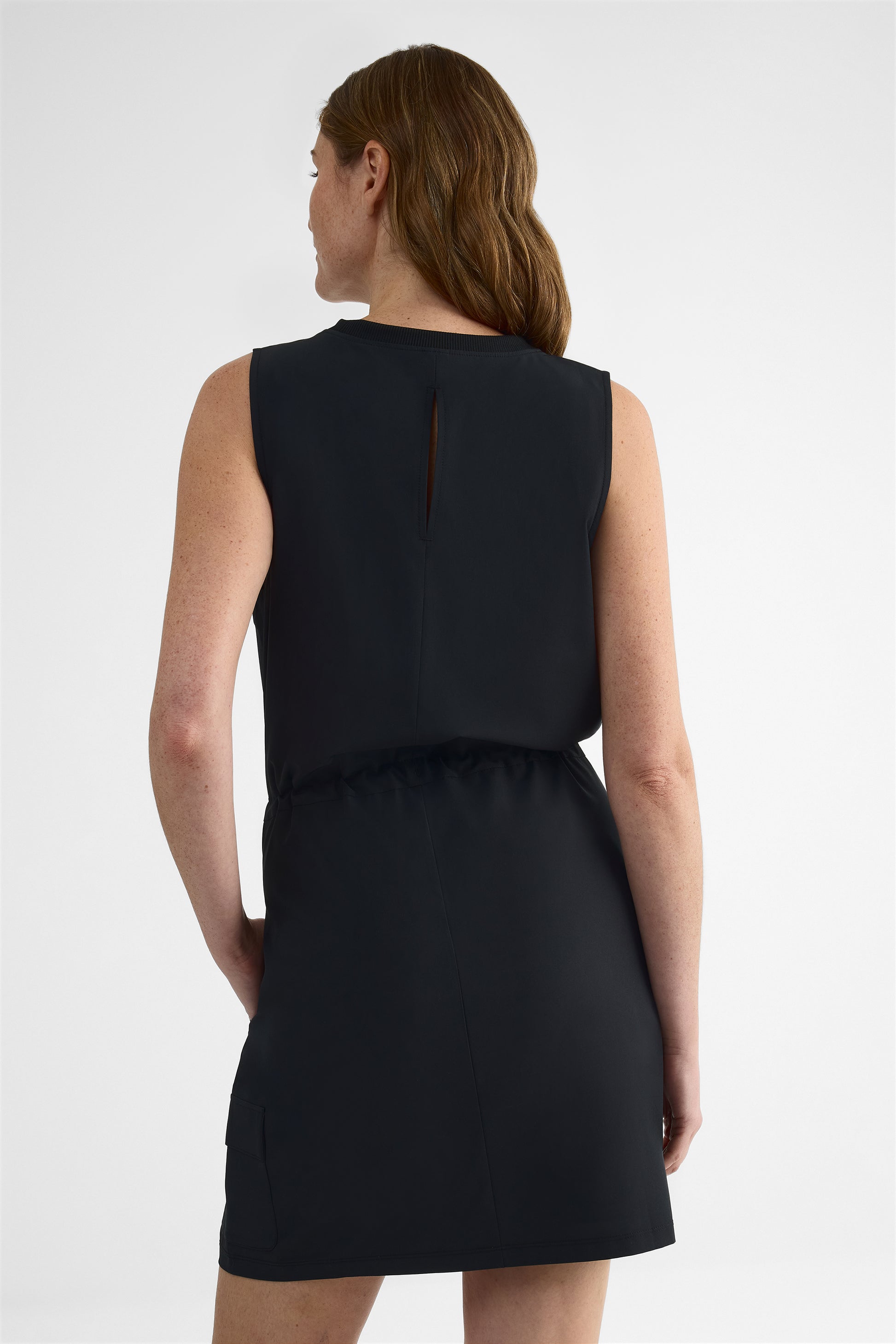 Robe S/manches col rond semi-ajustée - Femme && NOIR
