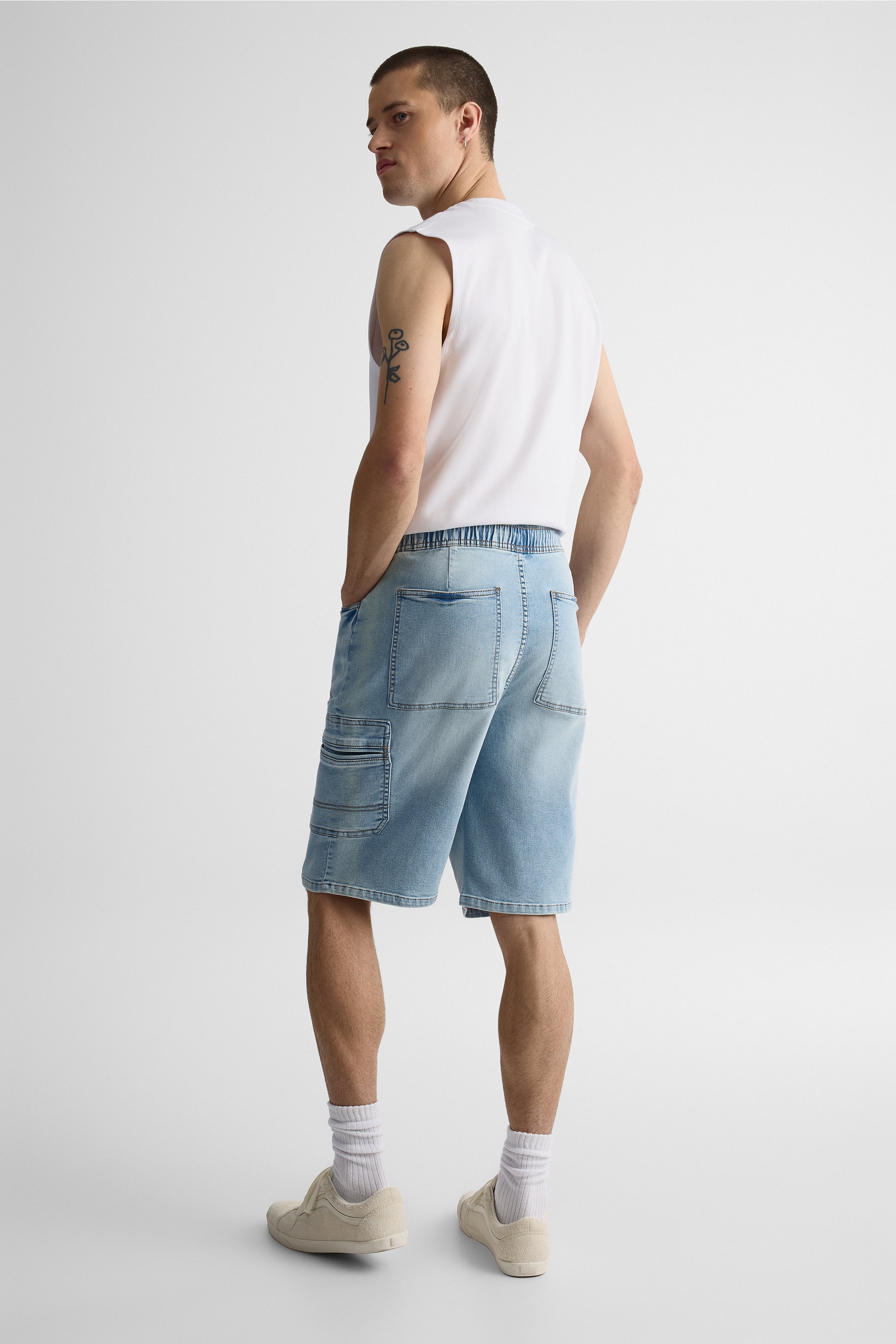 Short denim cargo élastique - Jeune homme && DENIM PALE