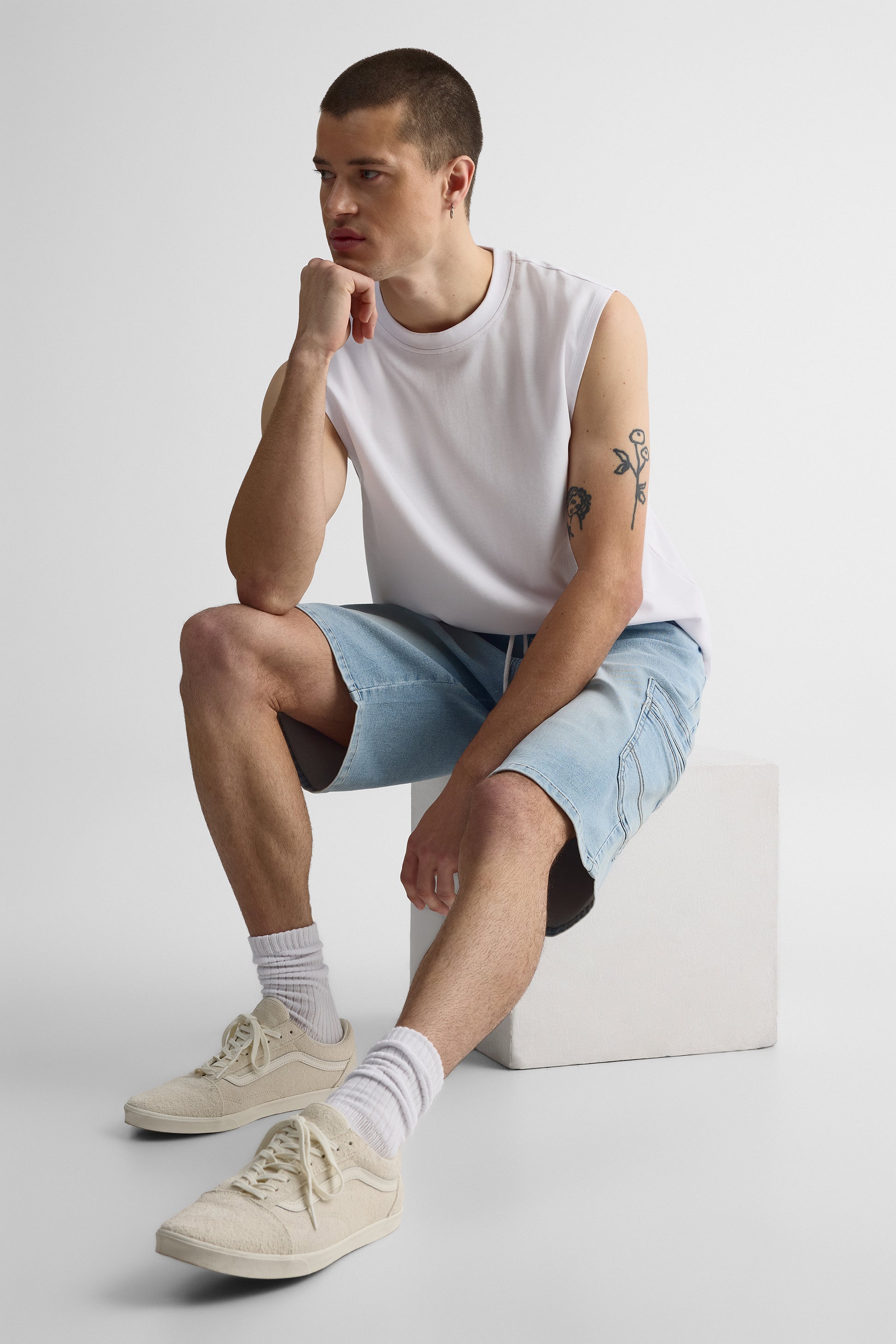 Short denim cargo élastique - Jeune homme && DENIM PALE