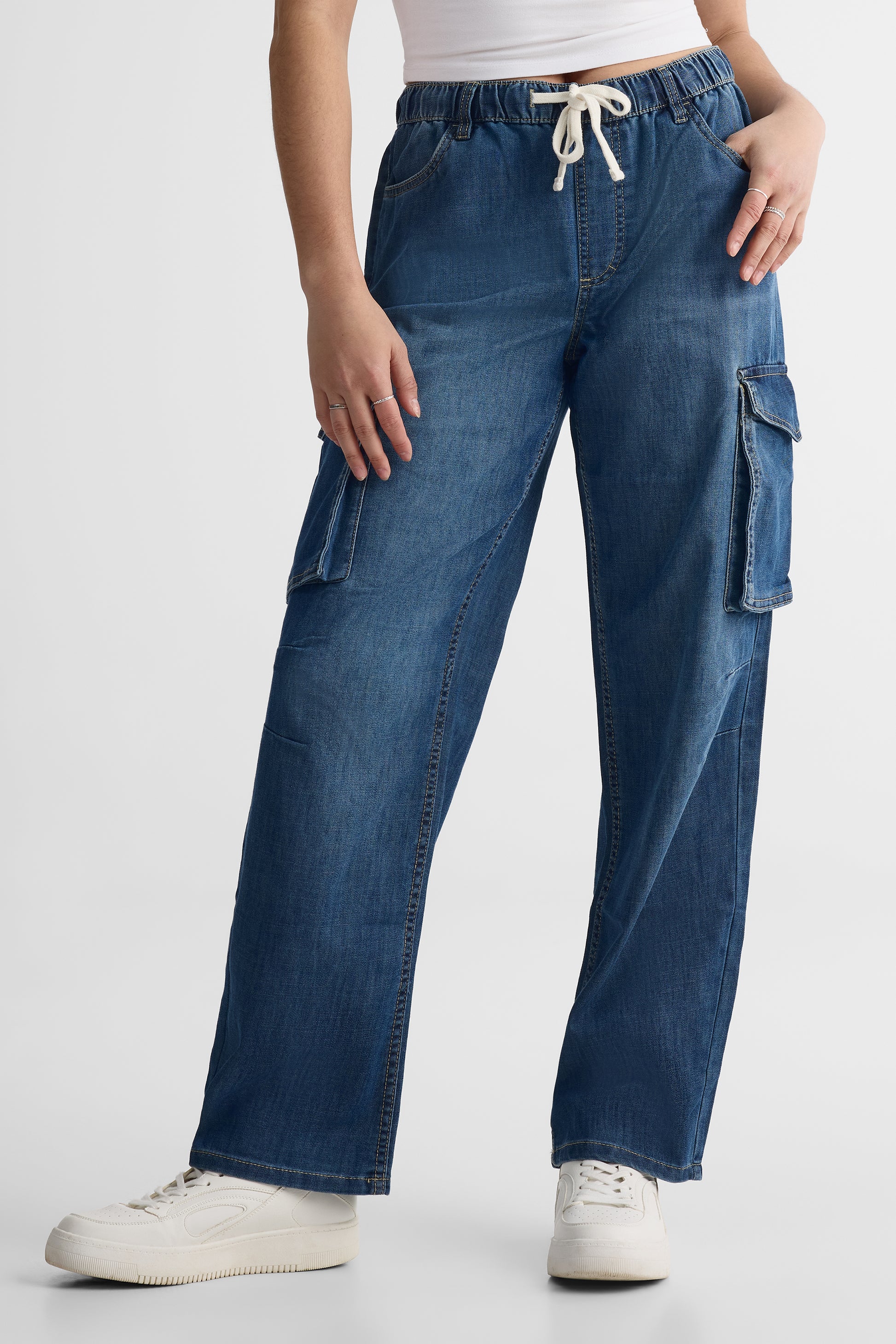 Jeans cargo élastique à la taille – Femme && DENIM MOYEN