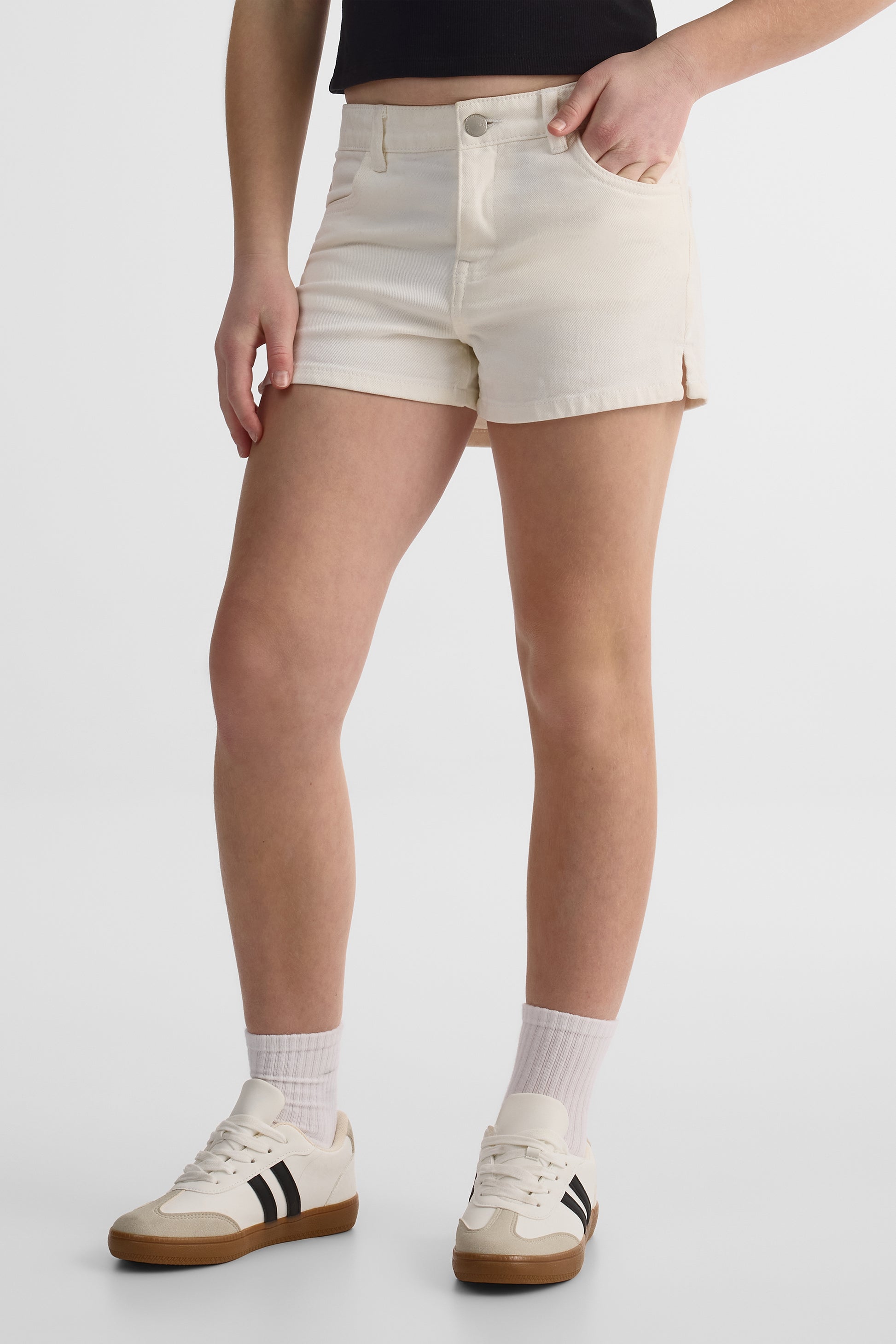 Short court en denim stretch - Ado fille && BLANC CASSÉ
