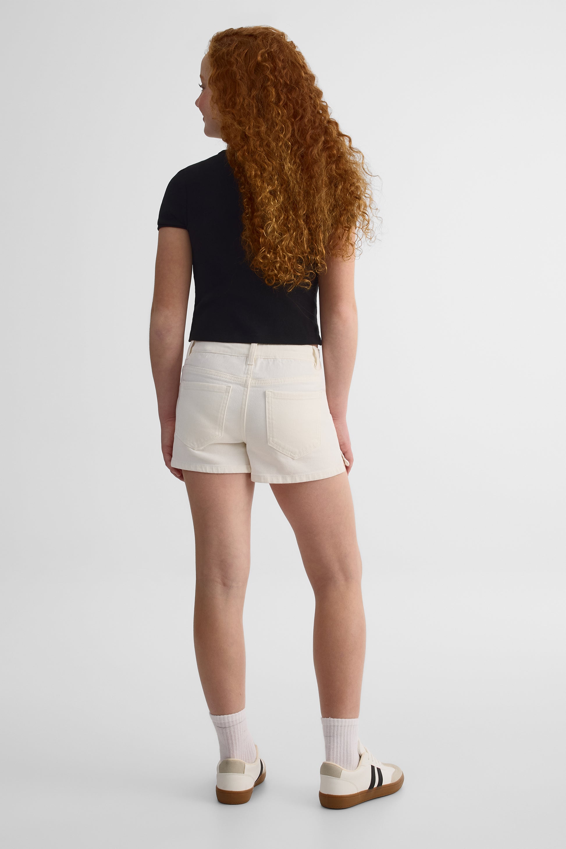 Short court en denim stretch - Ado fille && BLANC CASSÉ