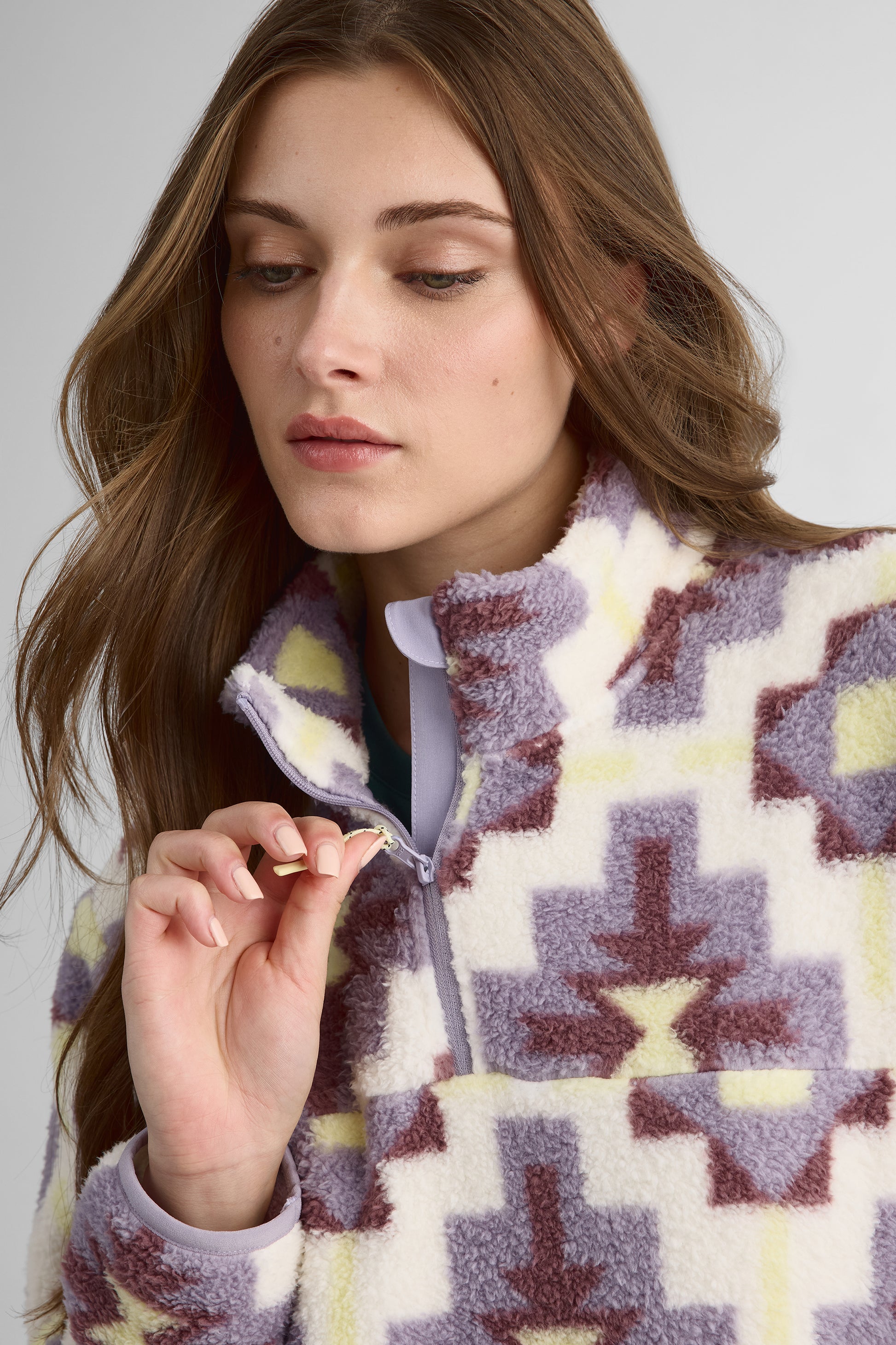 Chandail ample en plush avec col montant - Femme && LILAS MULTI