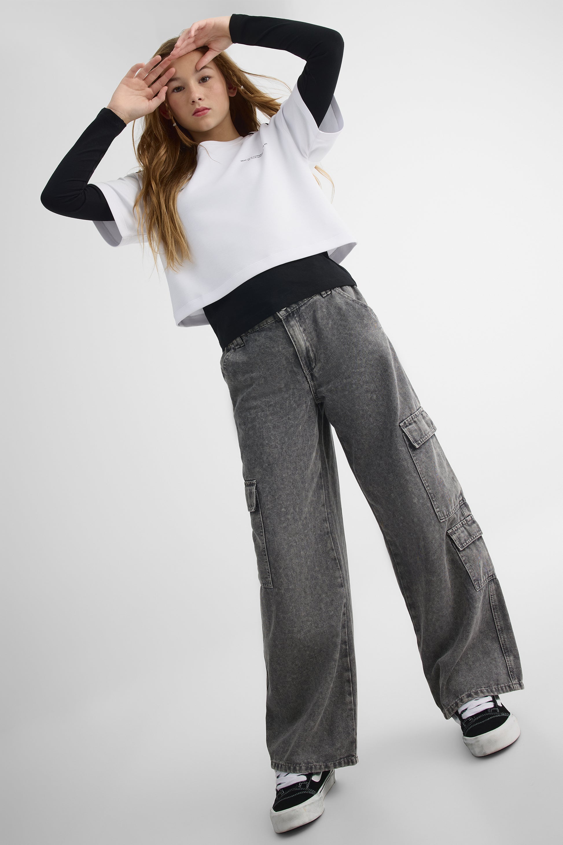 Chandail cropped M/courtes avec imprimé – Ado fille && BLANC