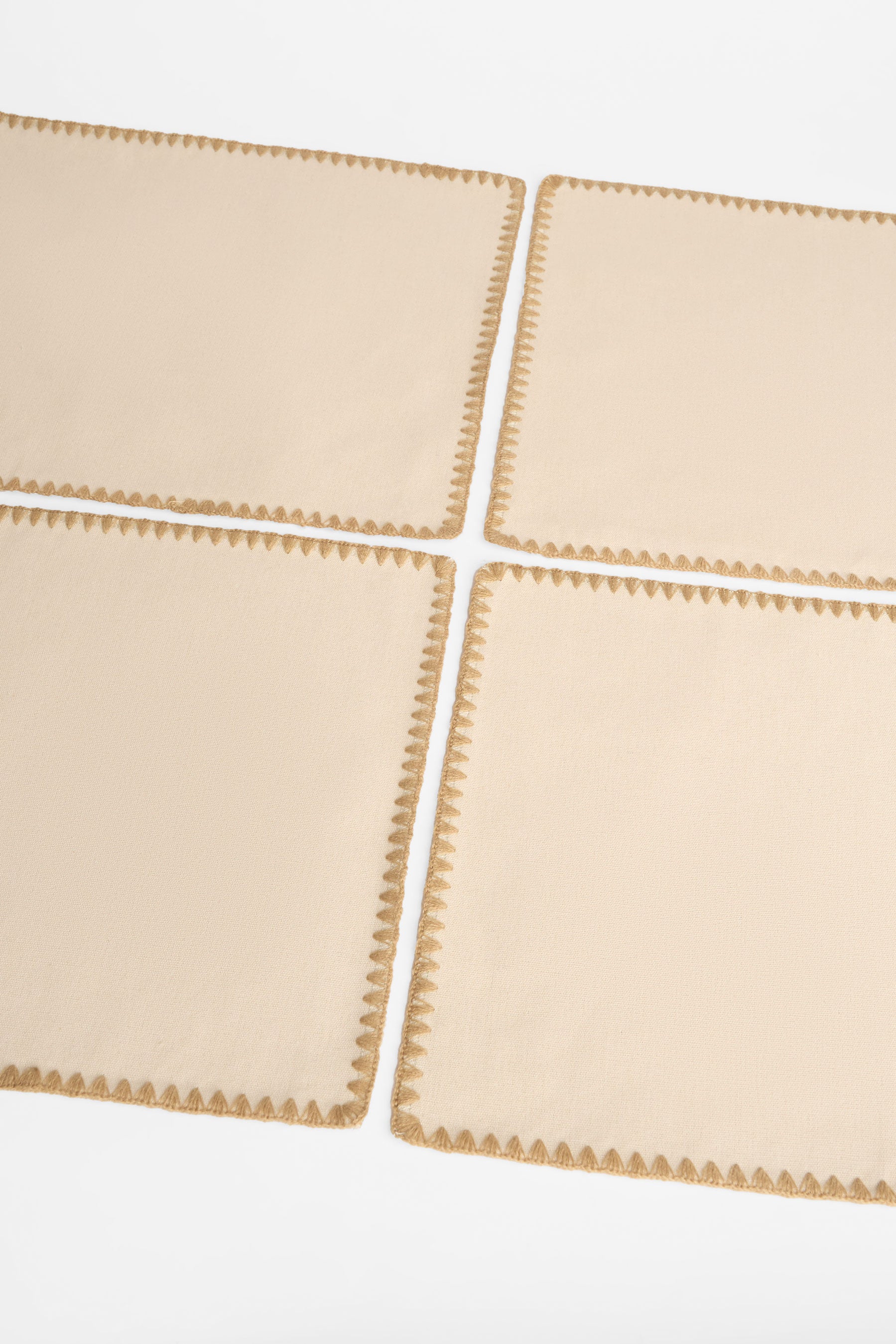 Napperons en faux lin brodés - MaisonPacks 4 && BEIGE