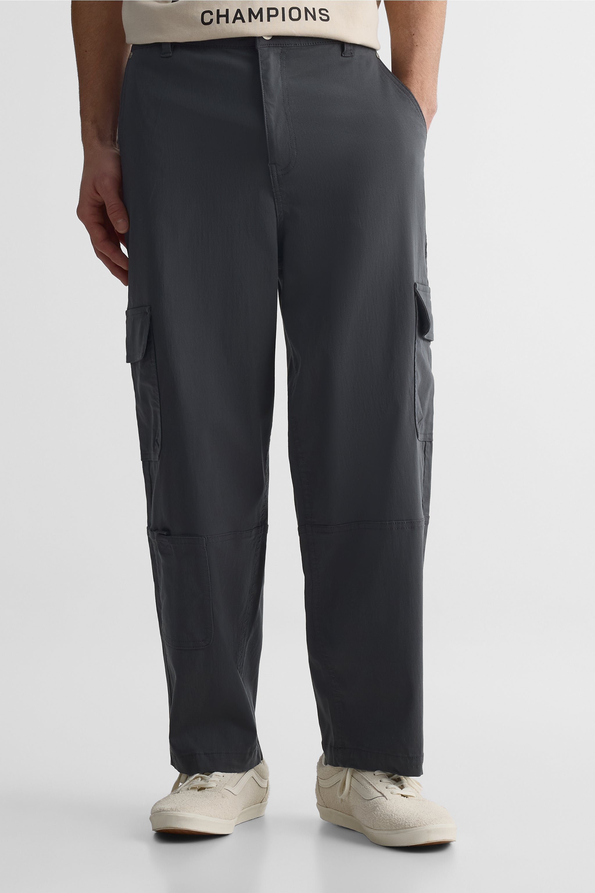 Pantalon cargo ample en techno stretch - Homme && CHARBON