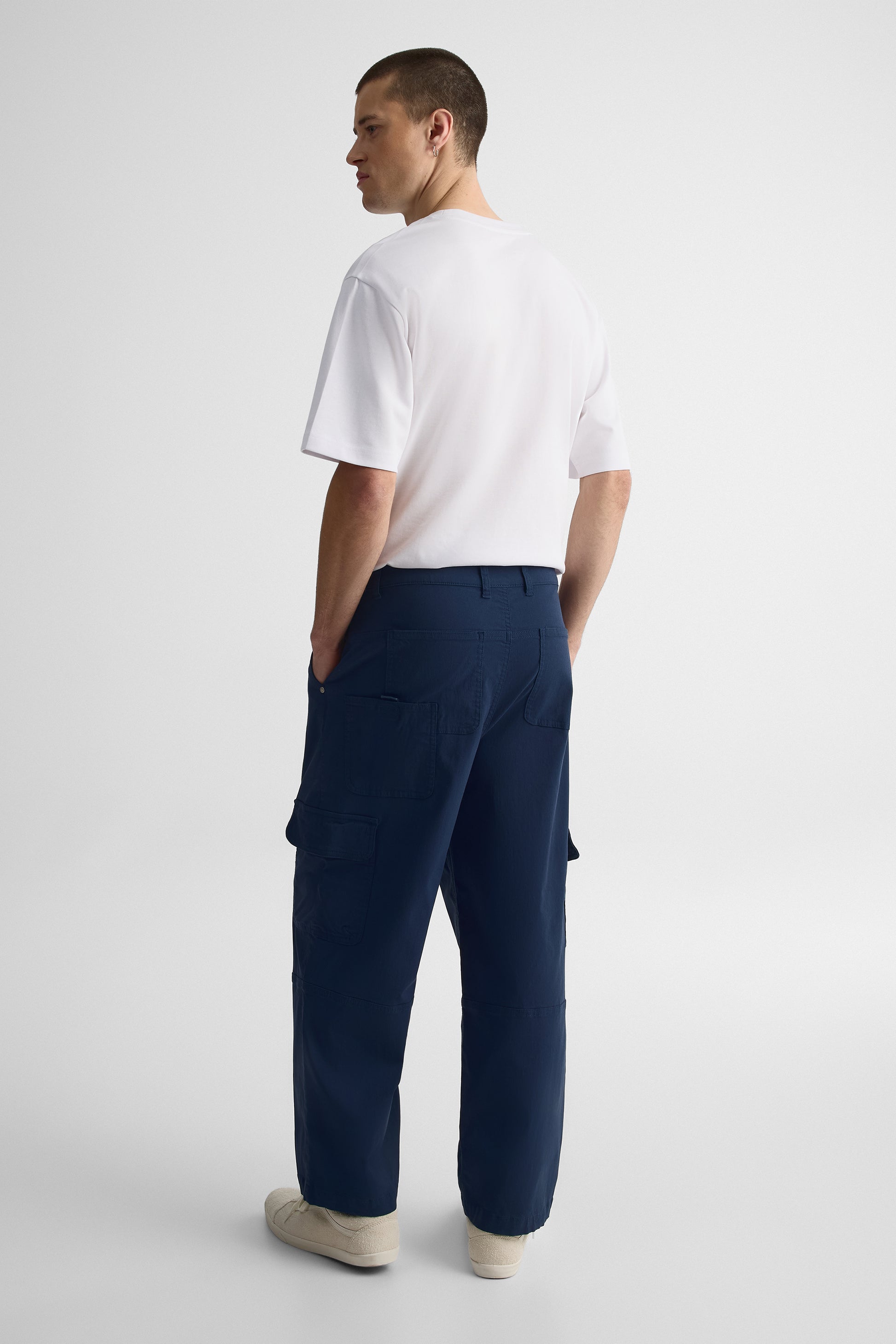 Pantalon cargo ample en techno stretch - Homme && MARIN