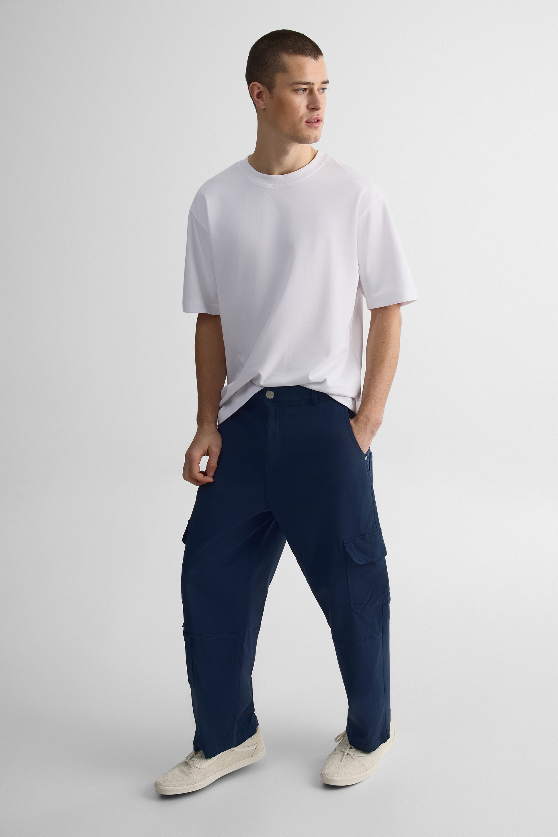 Pantalon cargo ample en techno stretch - Homme && MARIN