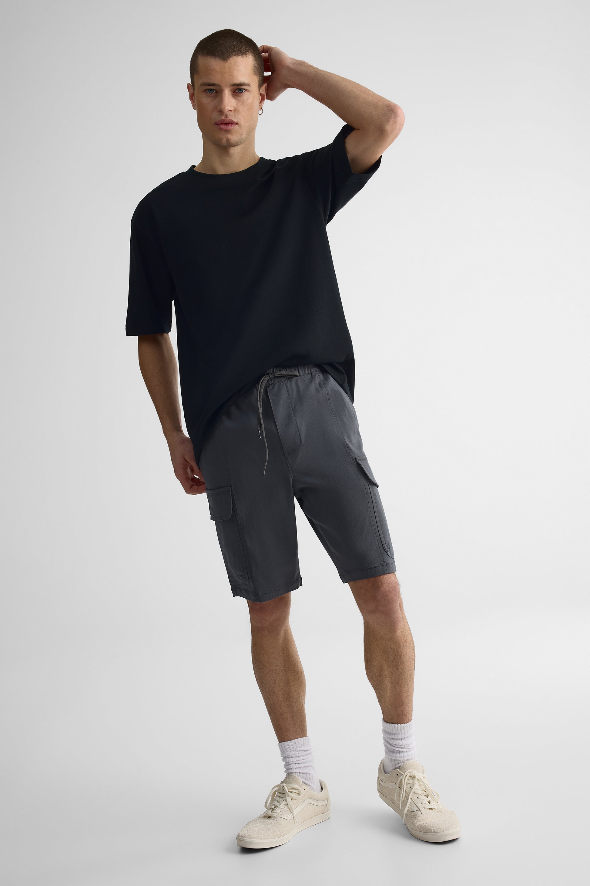 Short uni en techno stretch - Jeune homme && CHARBON