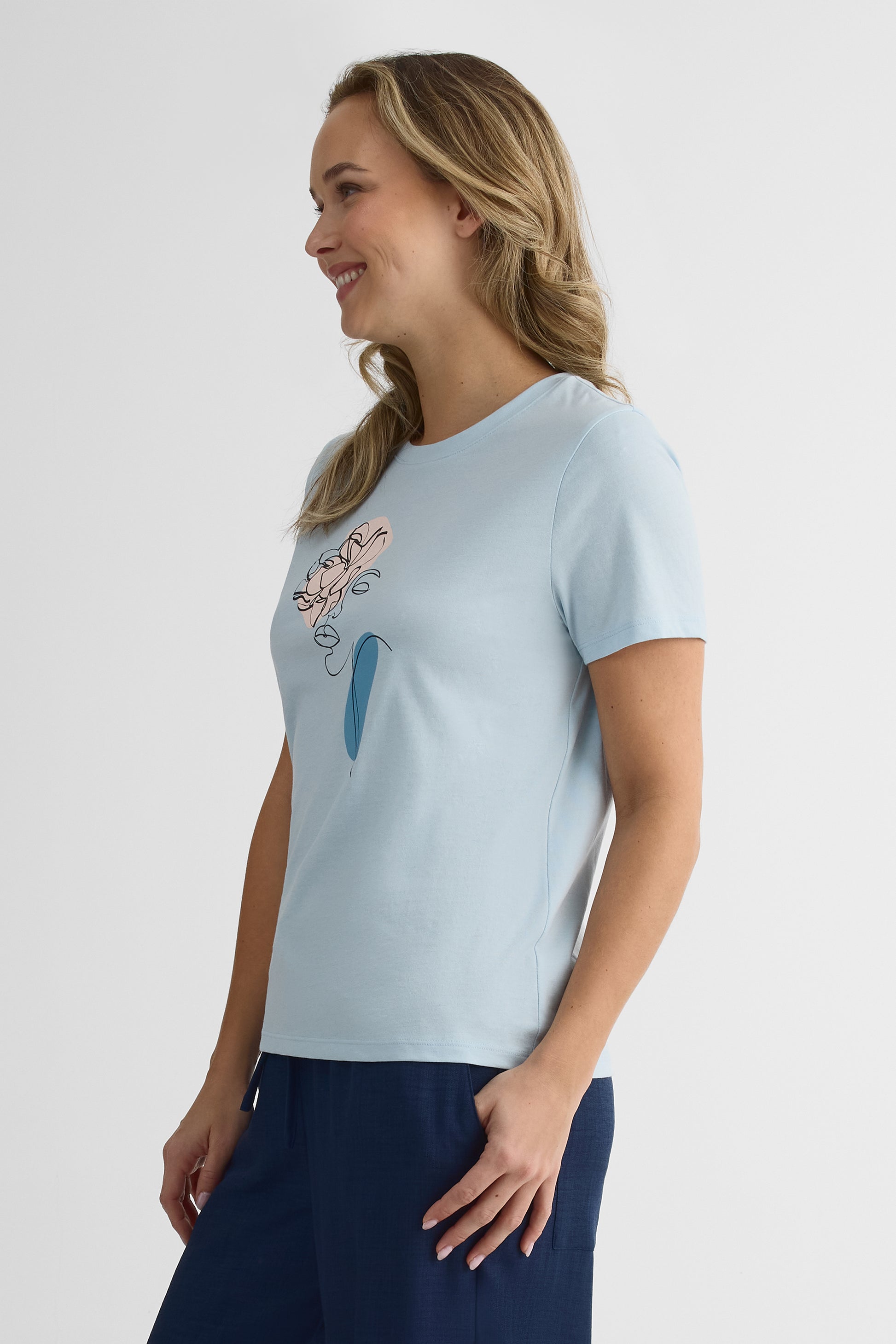 Chandail M/courtes imprimé graphique – Femme 2/30$ && BLEU