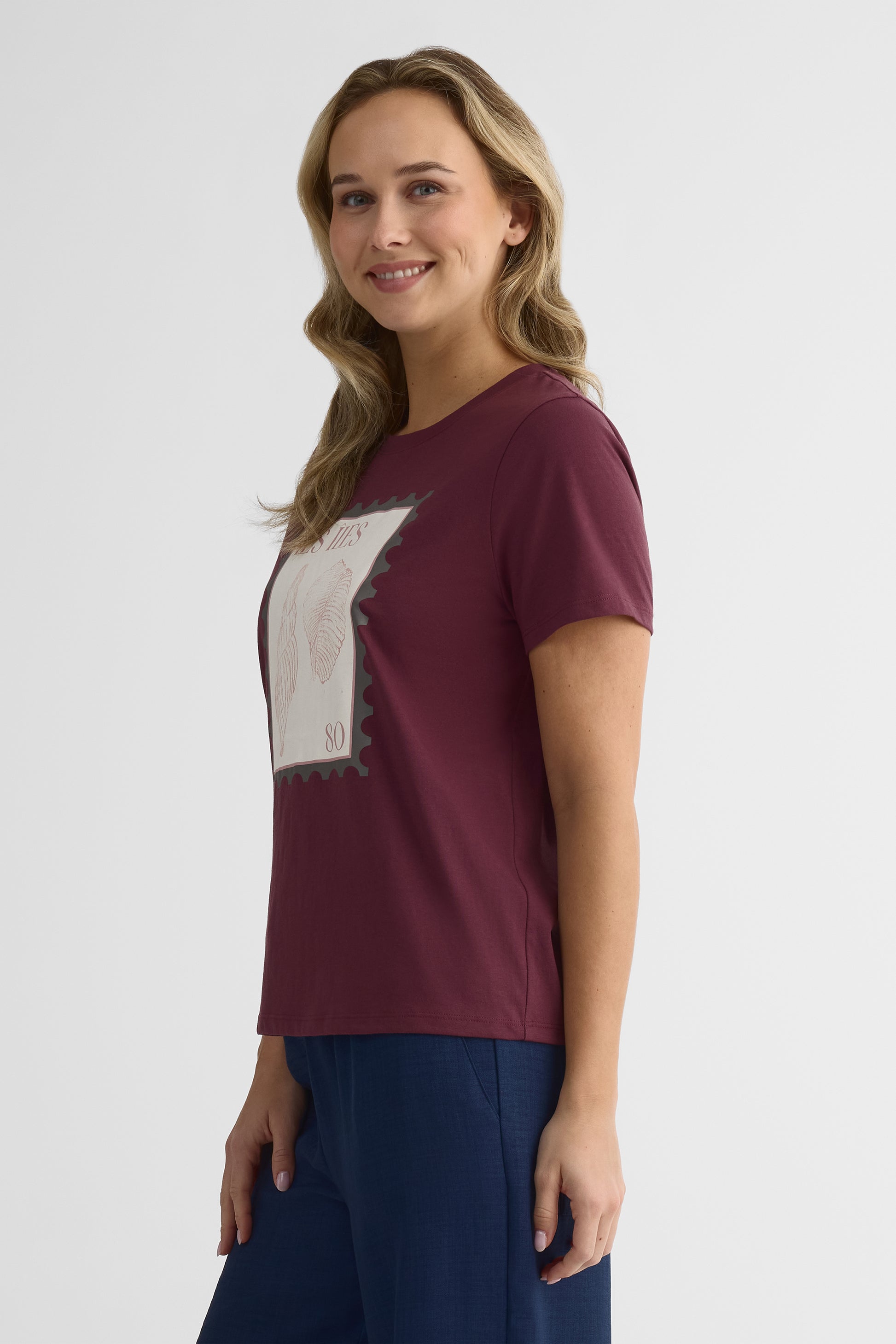 Chandail M/courtes imprimé graphique – Femme 2/30$ && AUBERGINE
