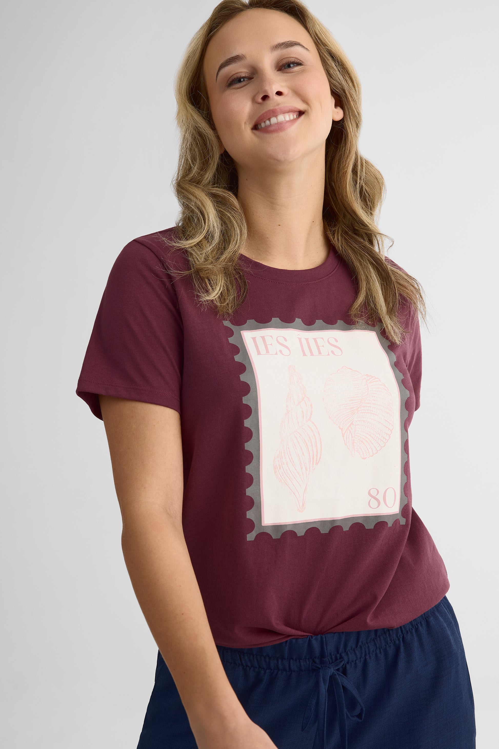 Chandail M/courtes imprimé graphique – Femme 2/30$ && AUBERGINE