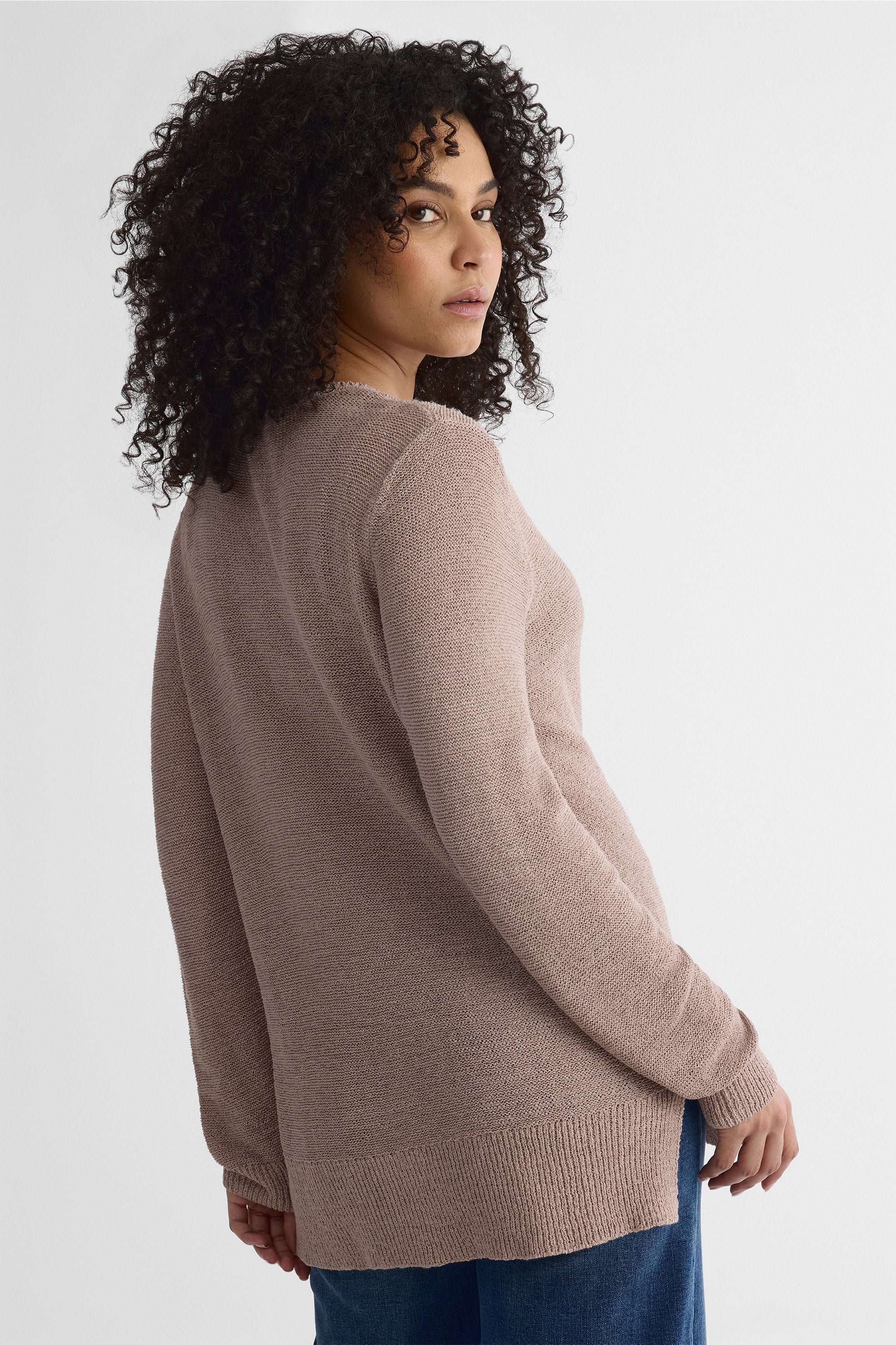 Chandail tricot col V, manches longues – Femme && TAUPE