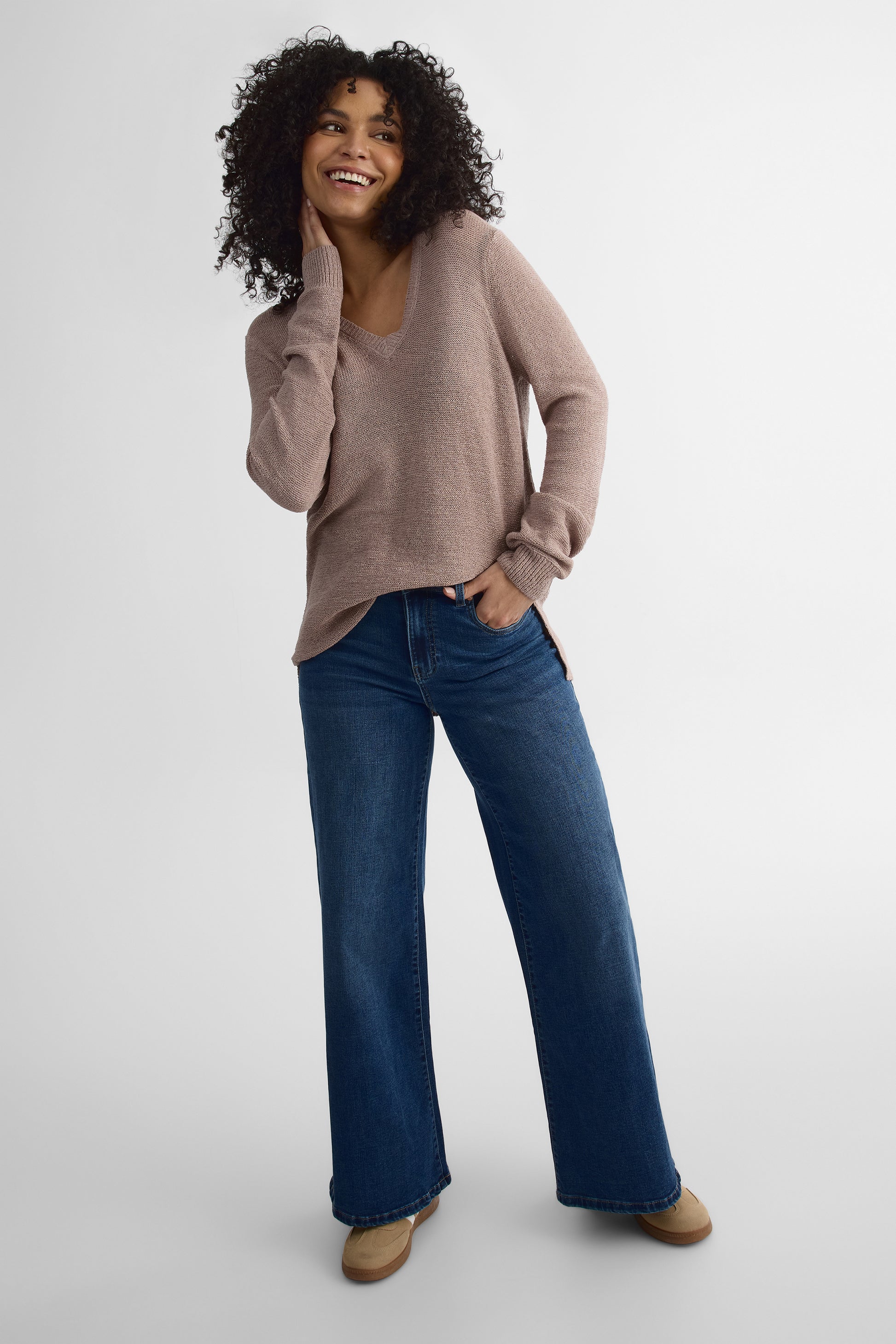 Chandail tricot col V, manches longues – Femme && TAUPE