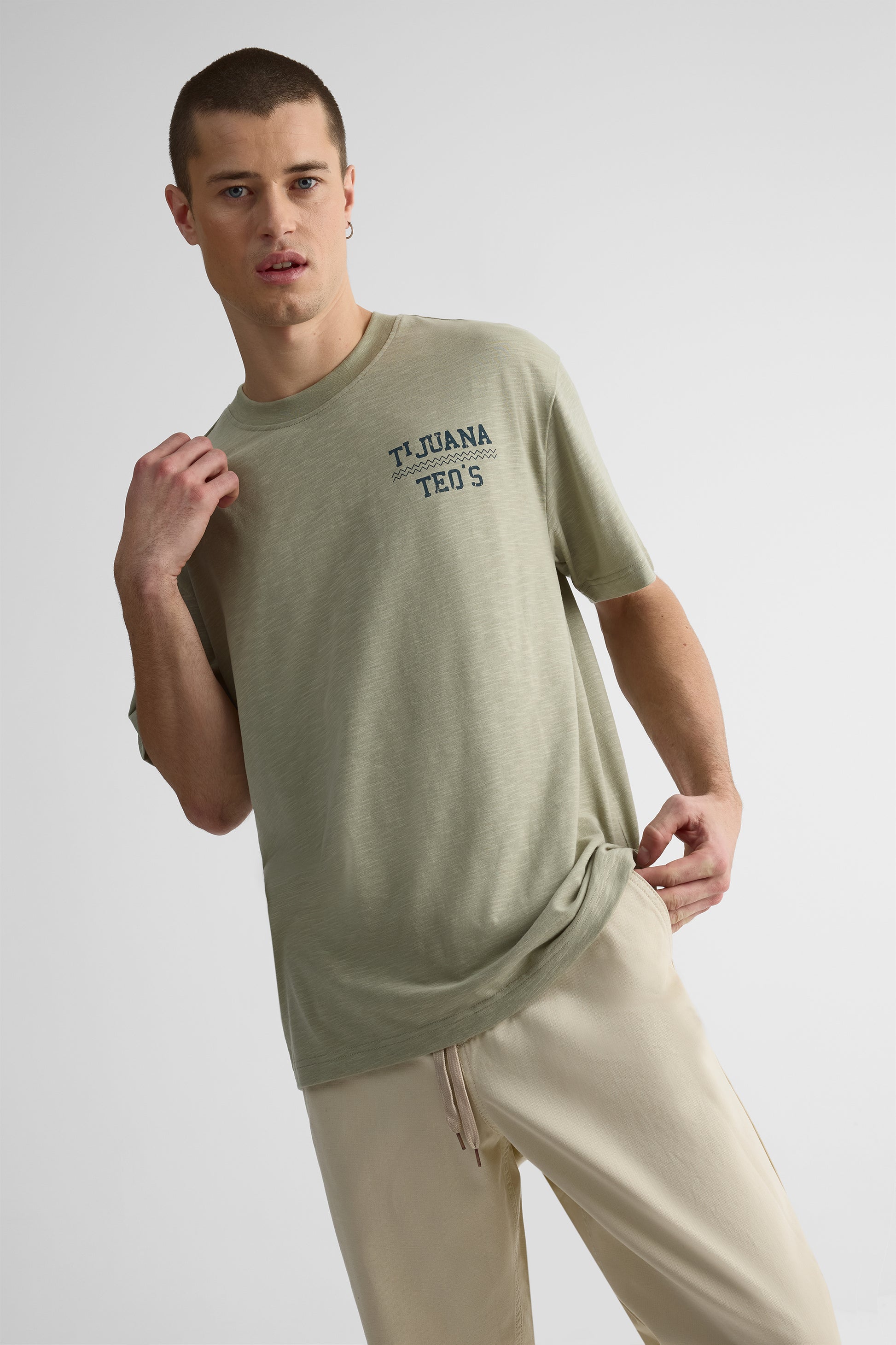 T-shirt graphique col rond coupe ample – Jeune homme && KAKI
