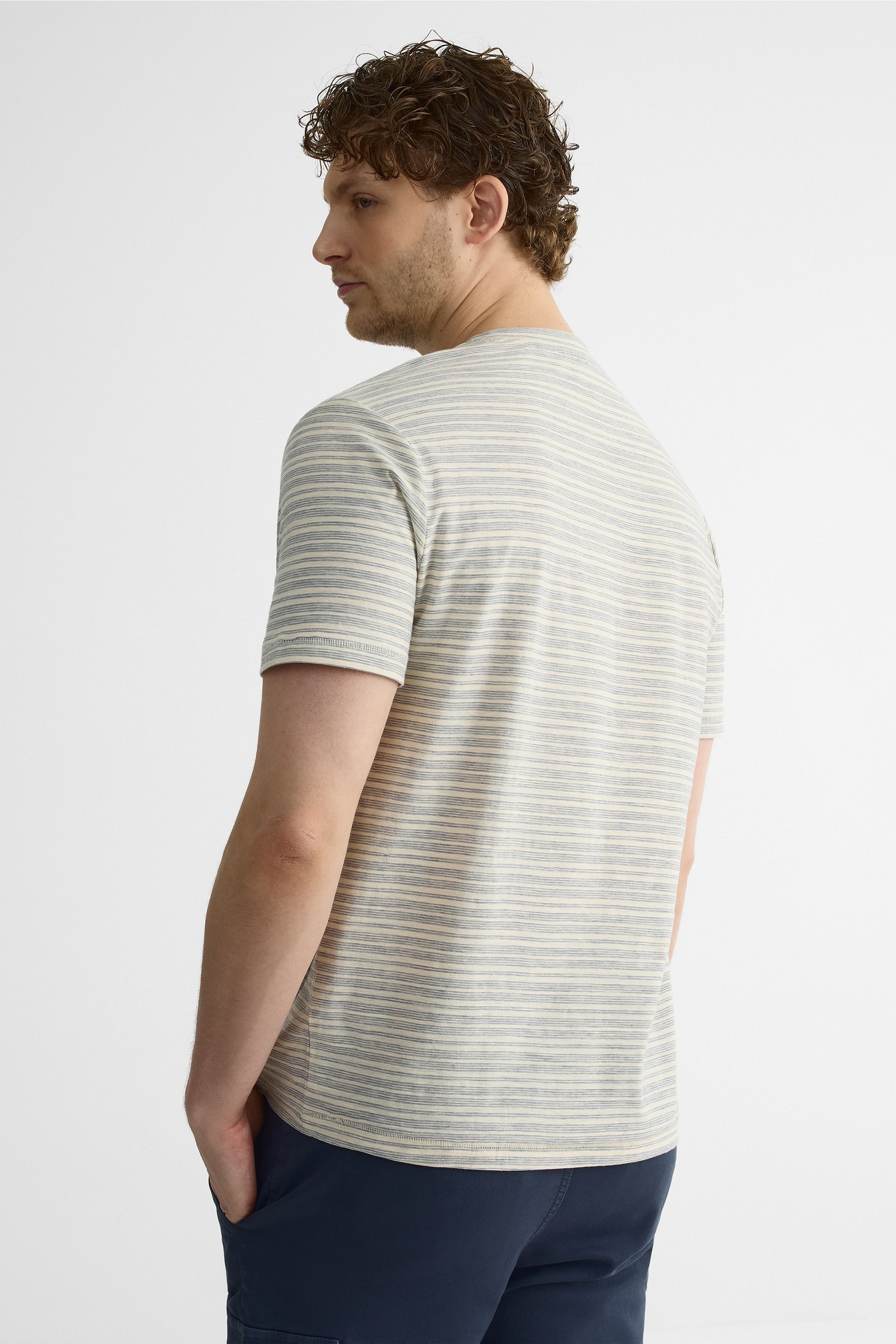 T-shirt rayé à col rond avec poche – Homme && GRIS MULTI