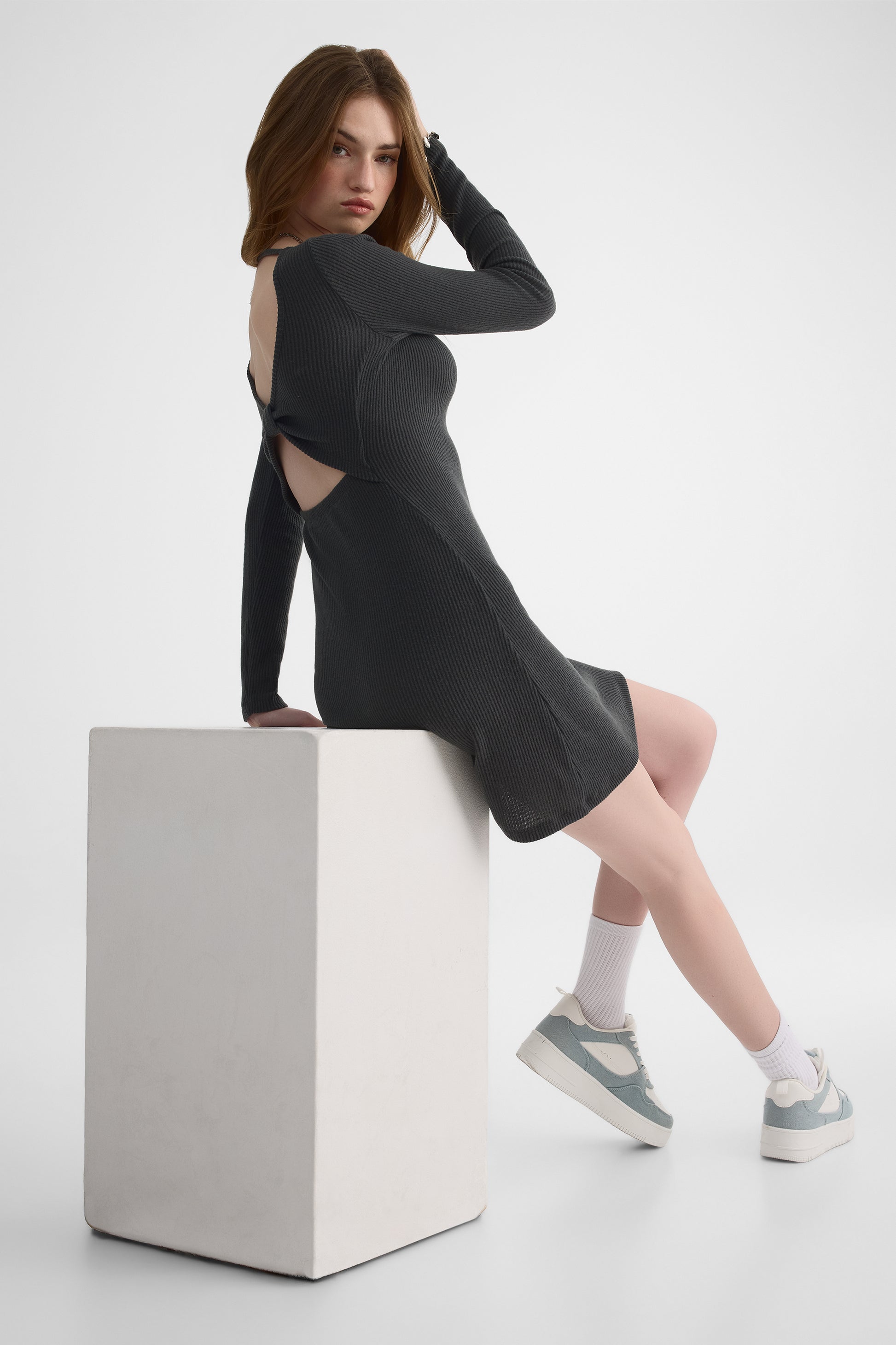 Robe skater col rond – Jeune femme && CHARBON
