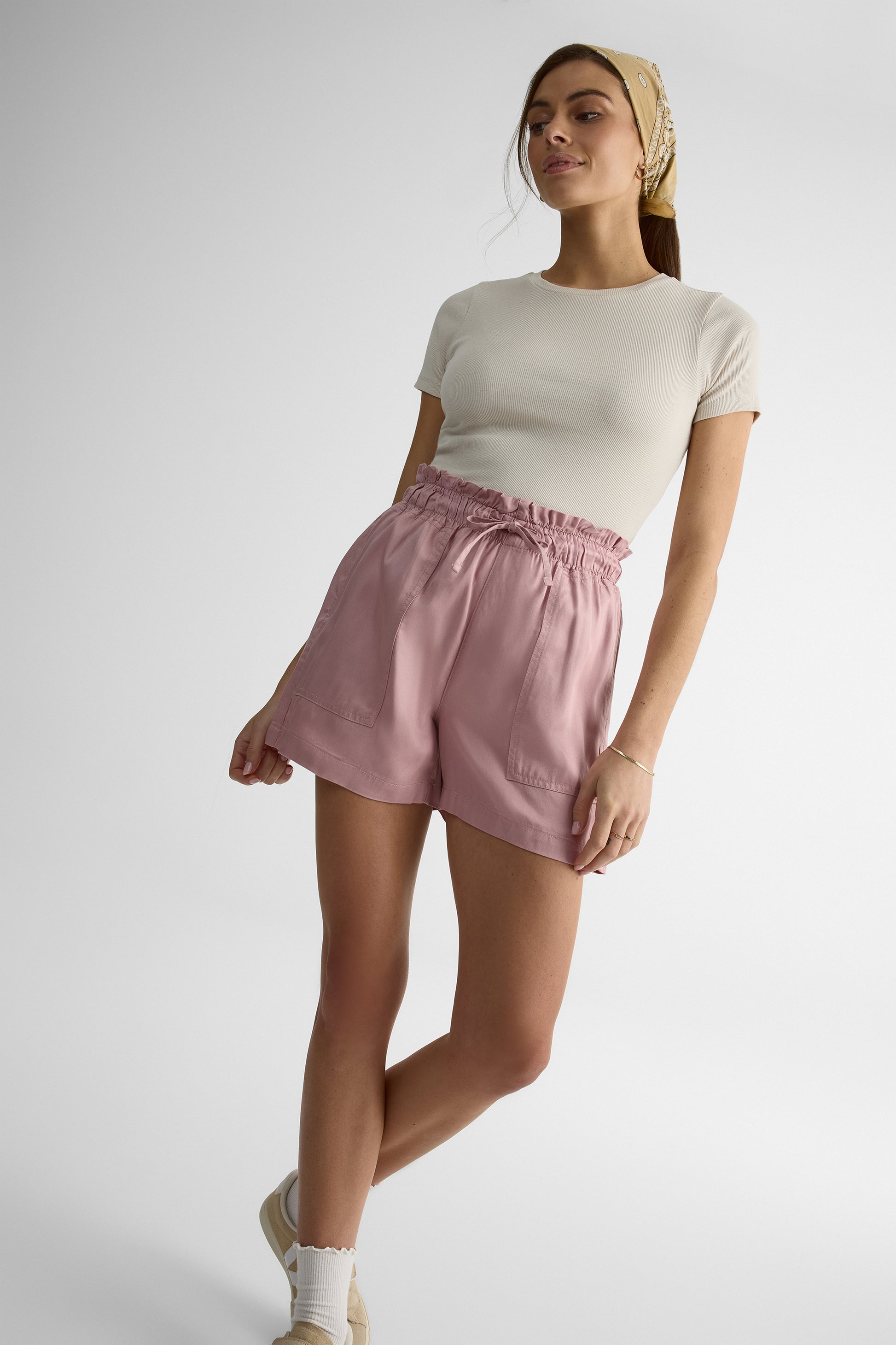 Short taille haute élastique avec poches - Femme && ROSE