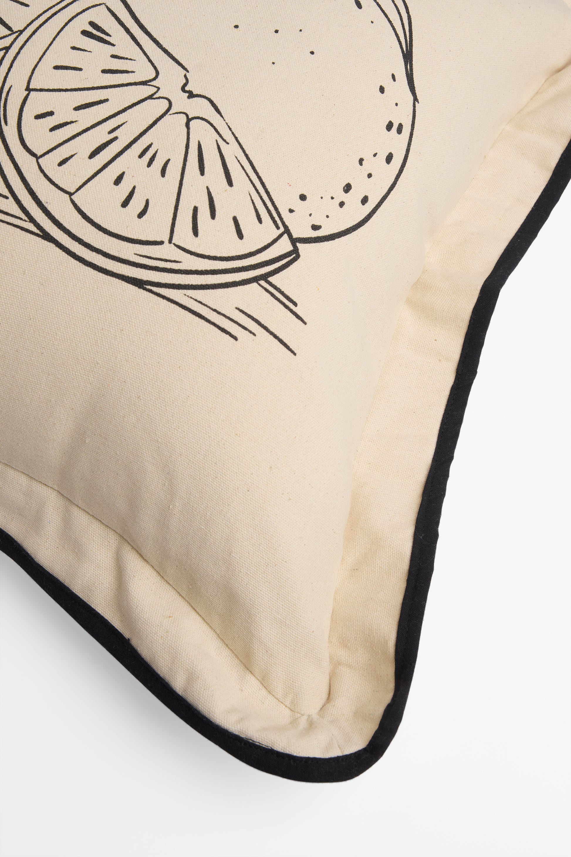 Coussin rempli de duvet 18x18 – MaisonCotton && BEIGE