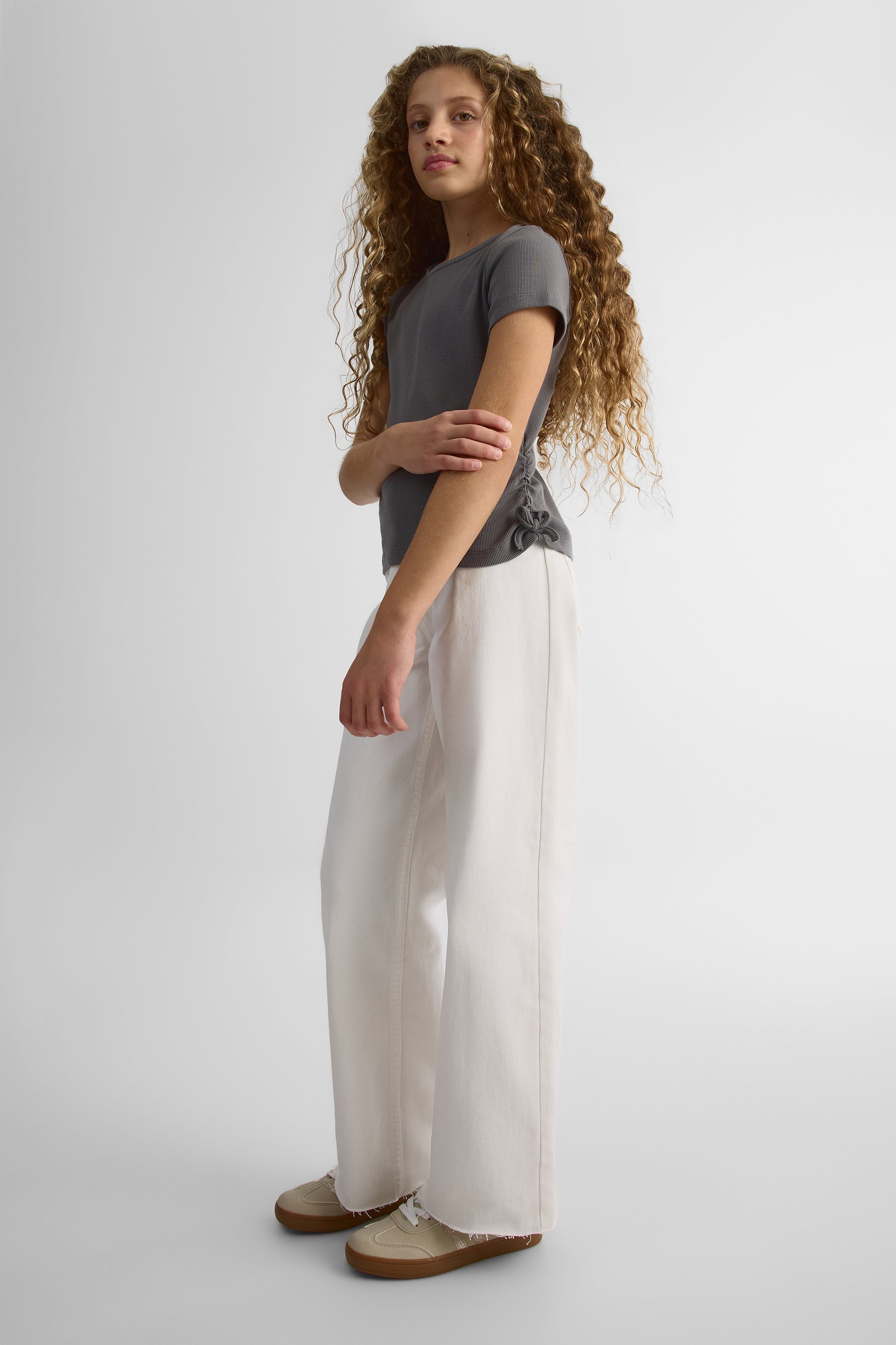 Chandail M/courtes ajusté avec boucle – Ado fille && CHARBON
