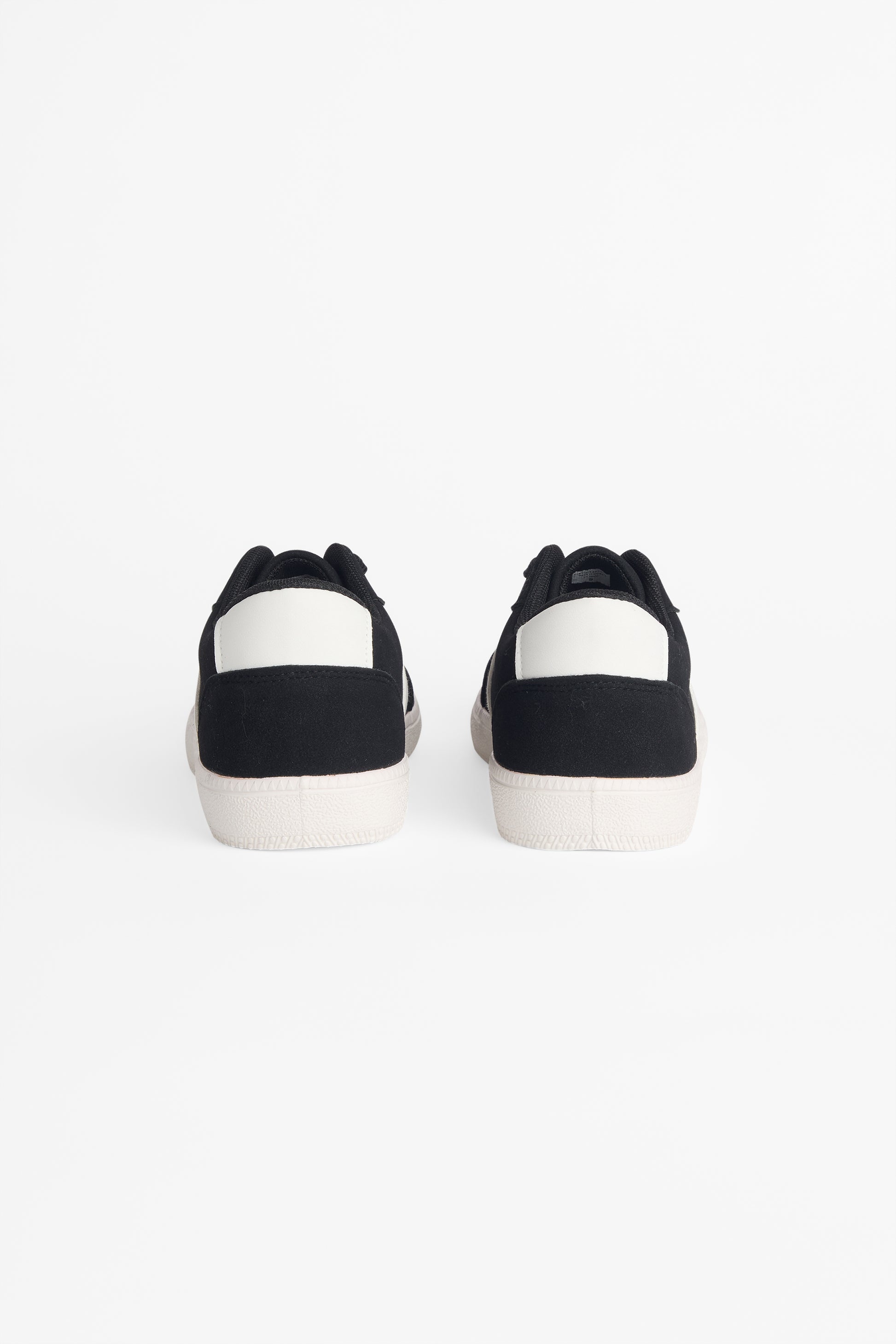 Soulier en faux suède avec lacets - Femme && NOIR