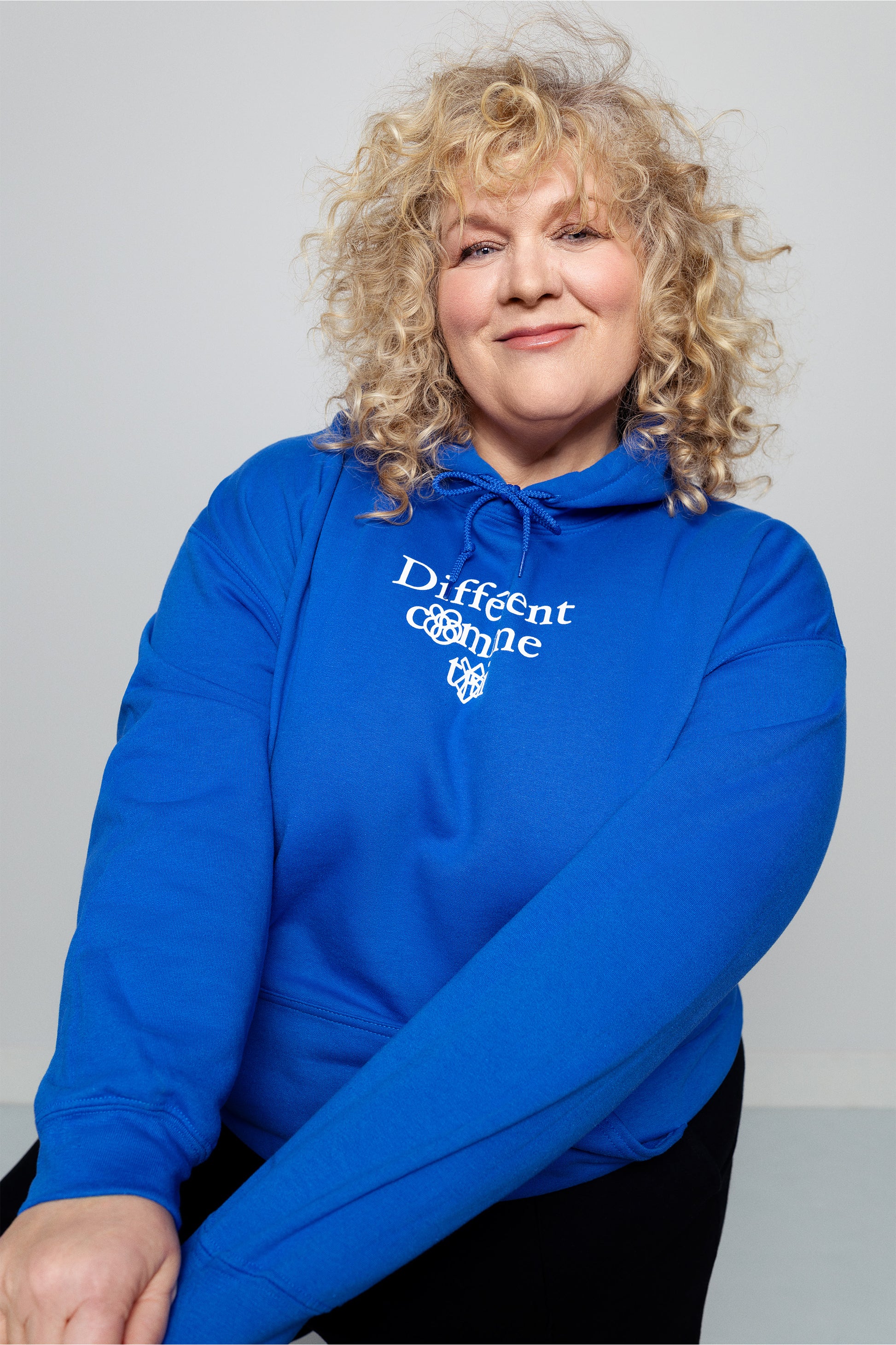 Chandail à capuchon ouaté unisexe à imprimé, Différent comme && BLEU