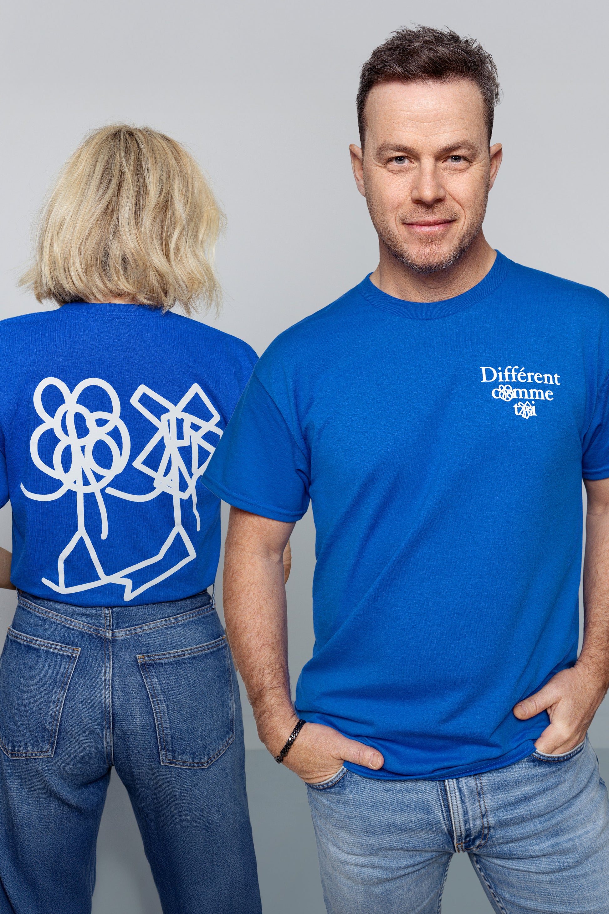 T-shirt unisexe col rond à imprimé au dos, Différent comme t && BLEU