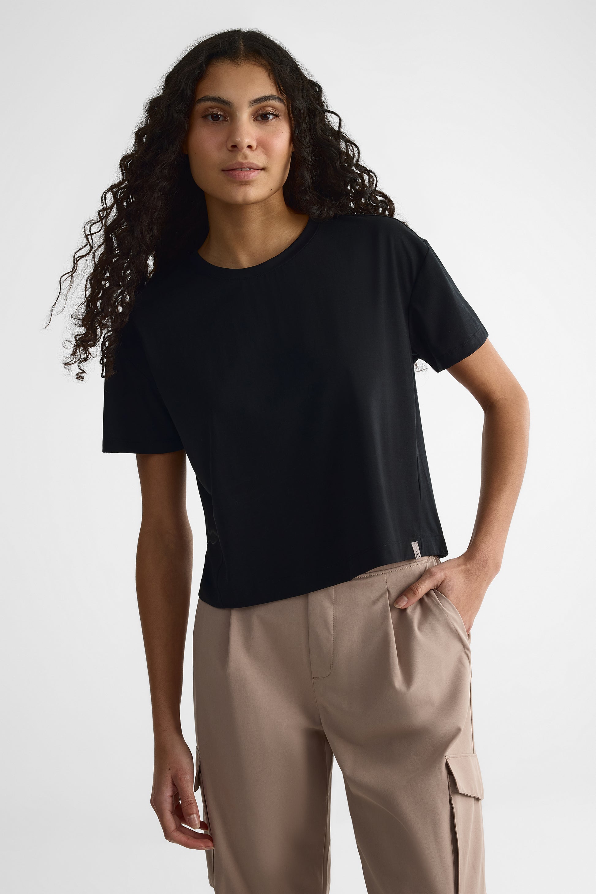 T-shirt col rond à manches courtes - Femme && NOIR