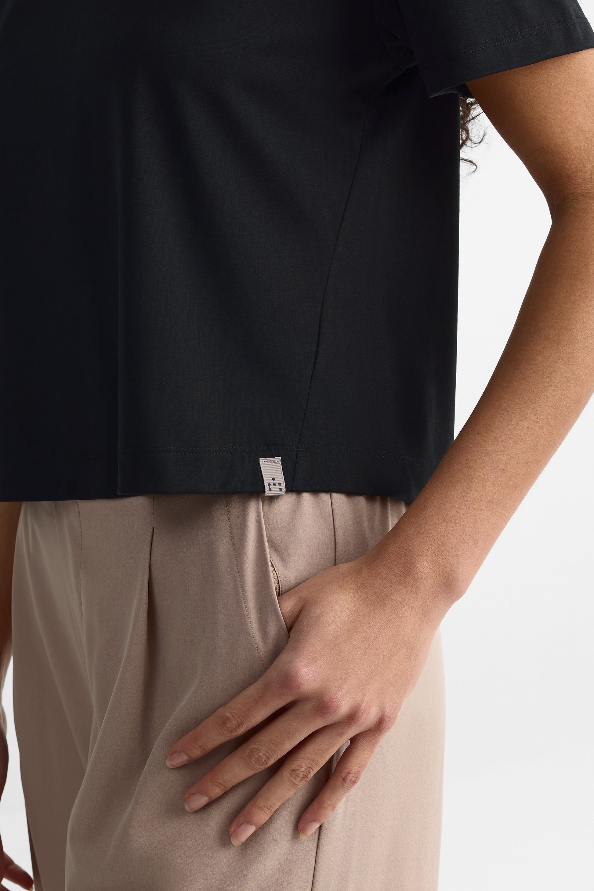 T-shirt col rond à manches courtes - Femme && NOIR