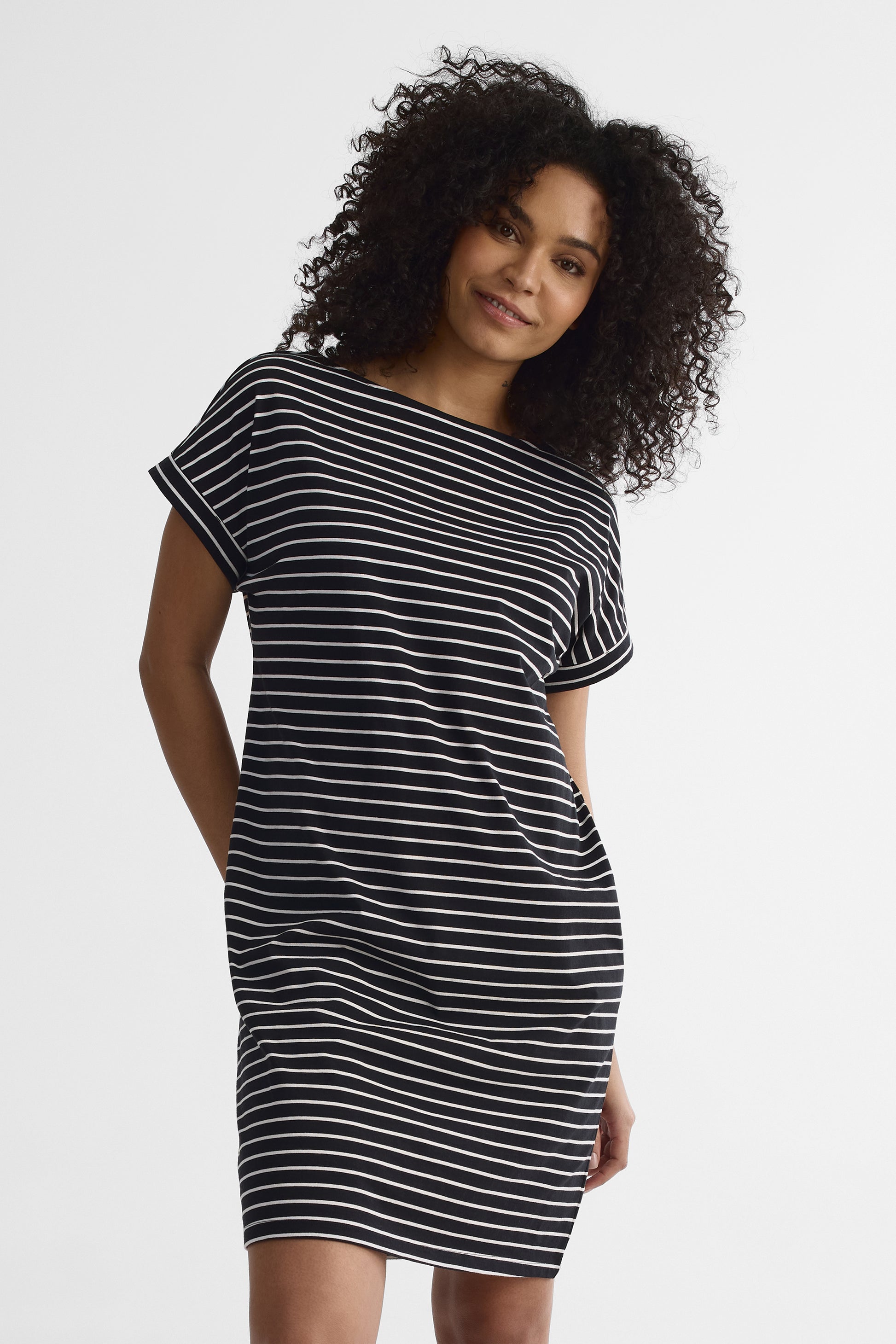 Robe à manches courtes - Femme && NOIR/MULTI