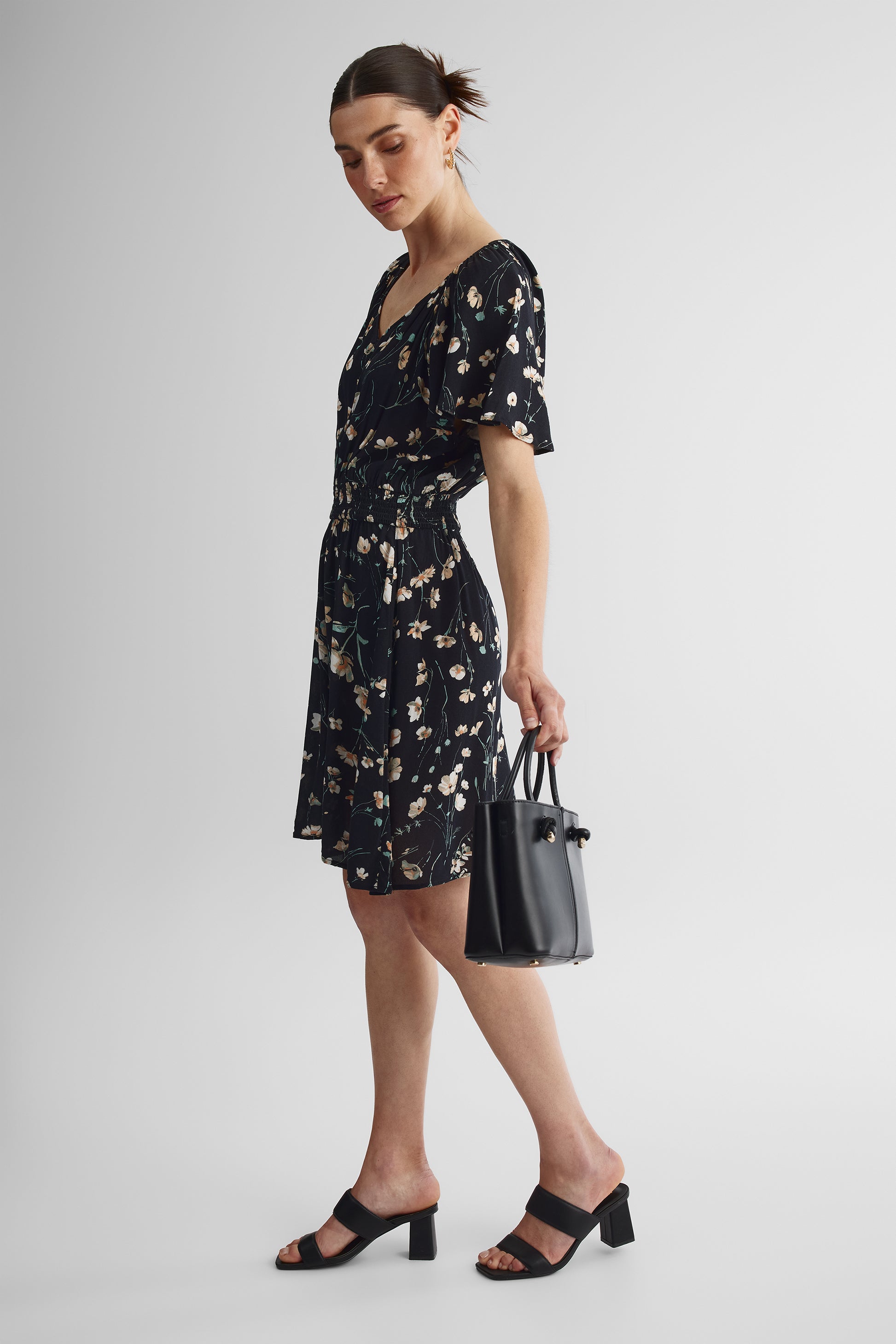 Robe à manches flottantes col V imprimée - Femme && NOIR/MULTI
