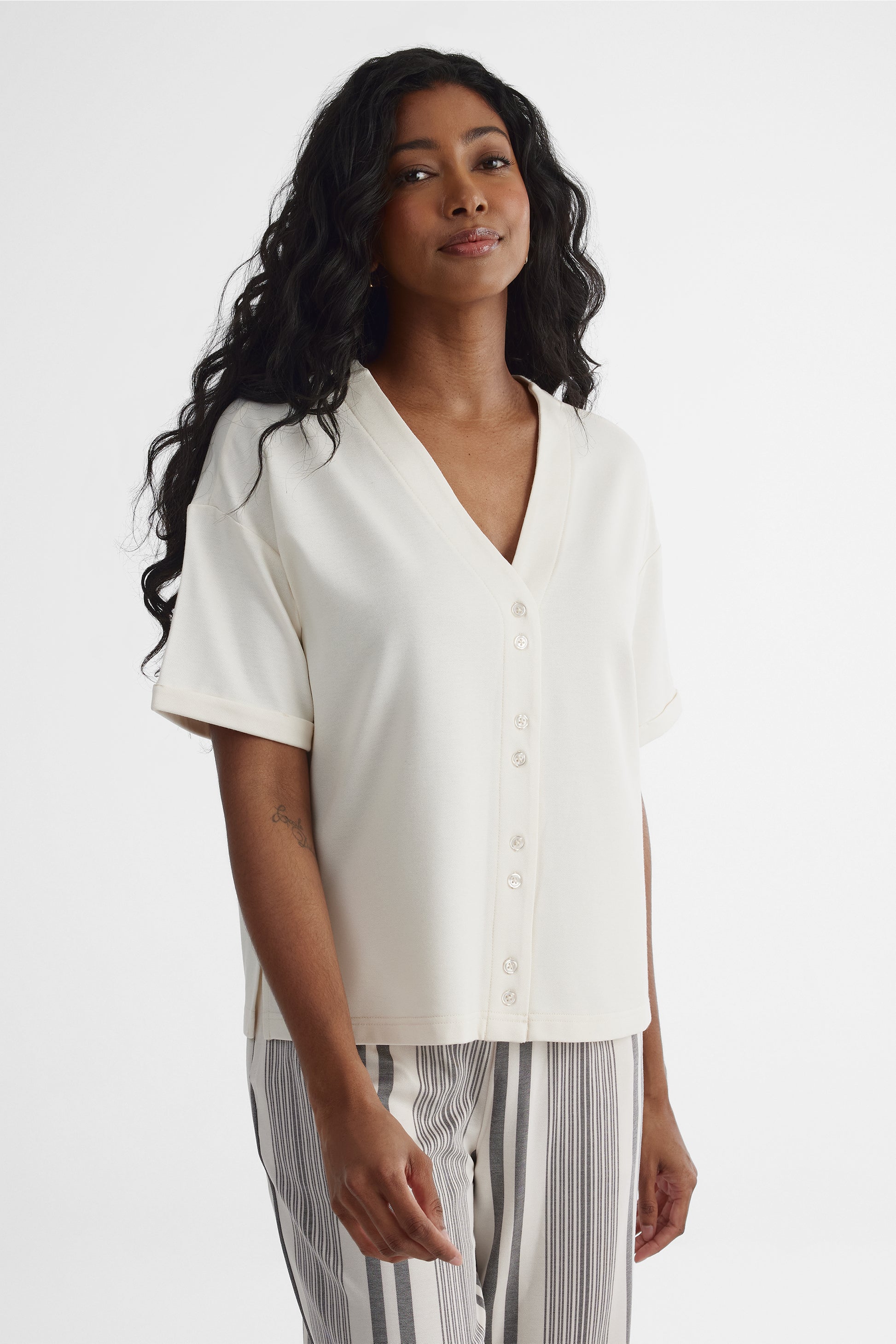 Blouse col V à manches courtes - Femme && BLANC CASSÉ