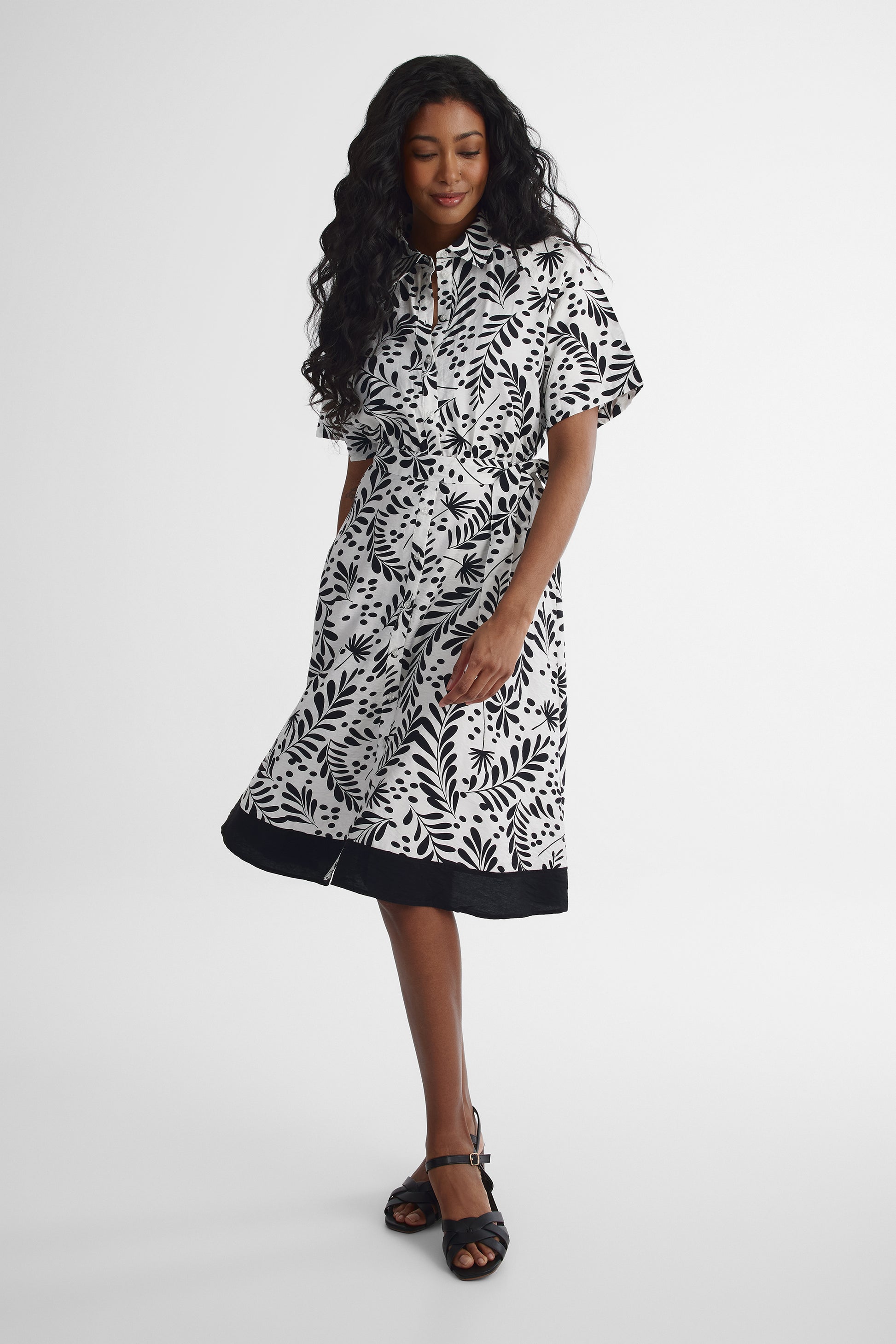 Robe à manches courtes avec ceinture - Femme && NOIR/MULTI