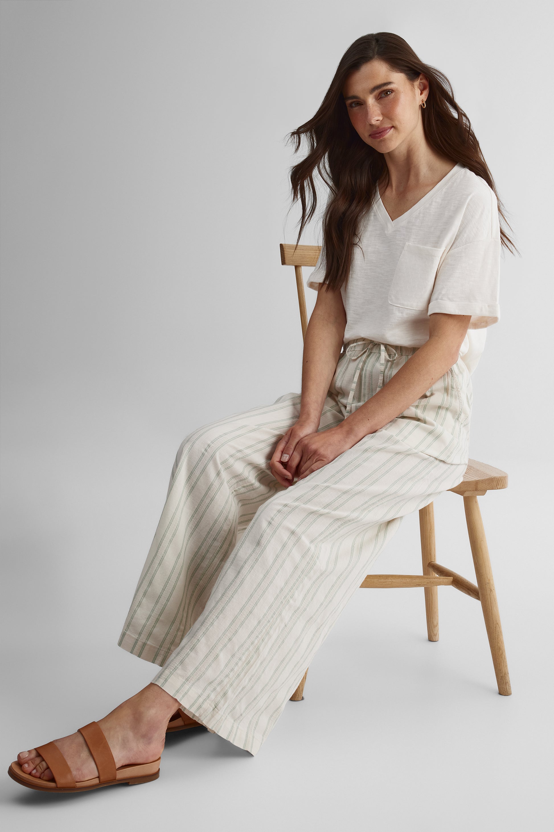 T-shirt ample col V avec poche - Femme && BEIGE