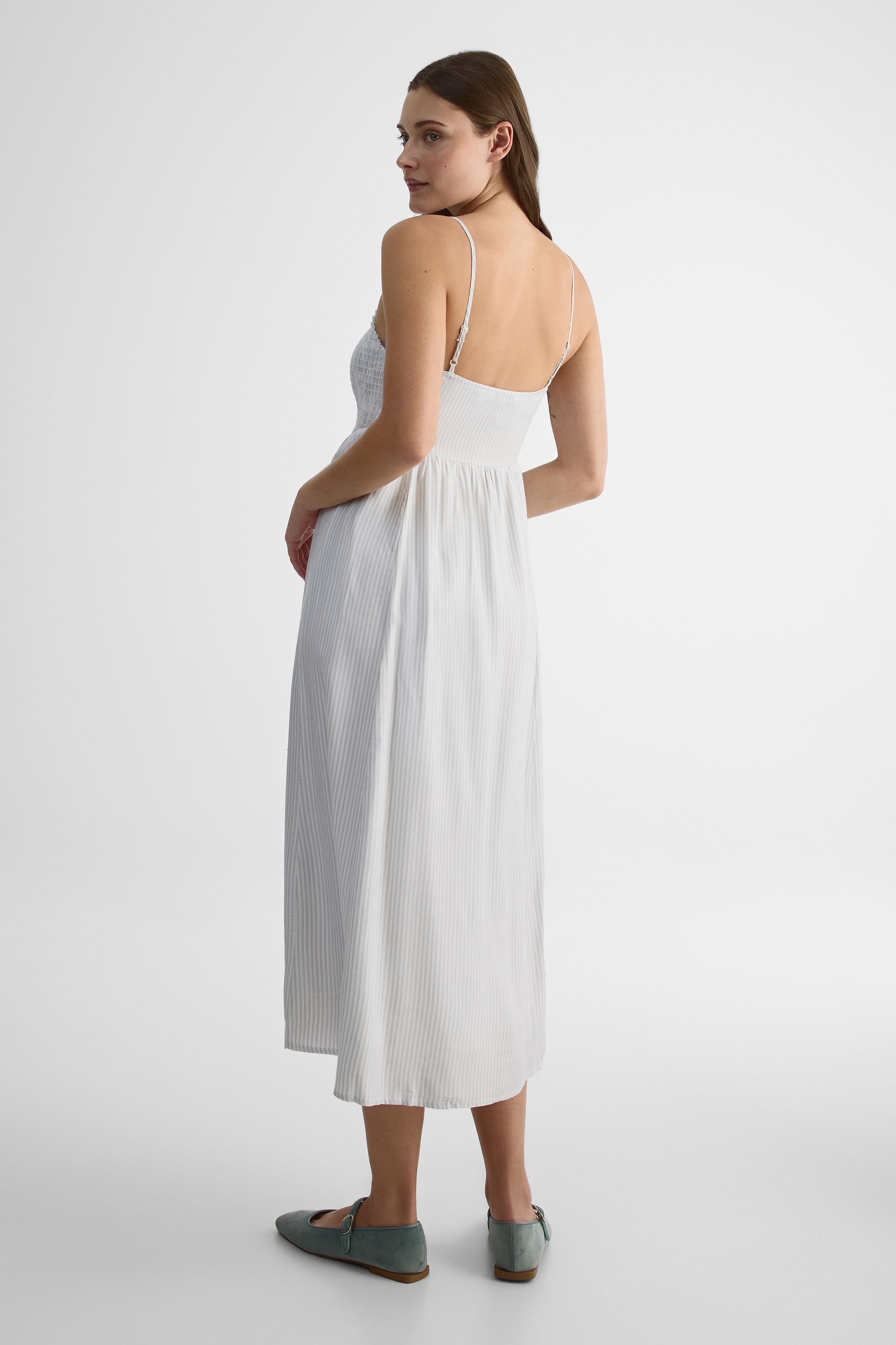 Robe midi à bretelles smocking - Femme && BLEU MULTI
