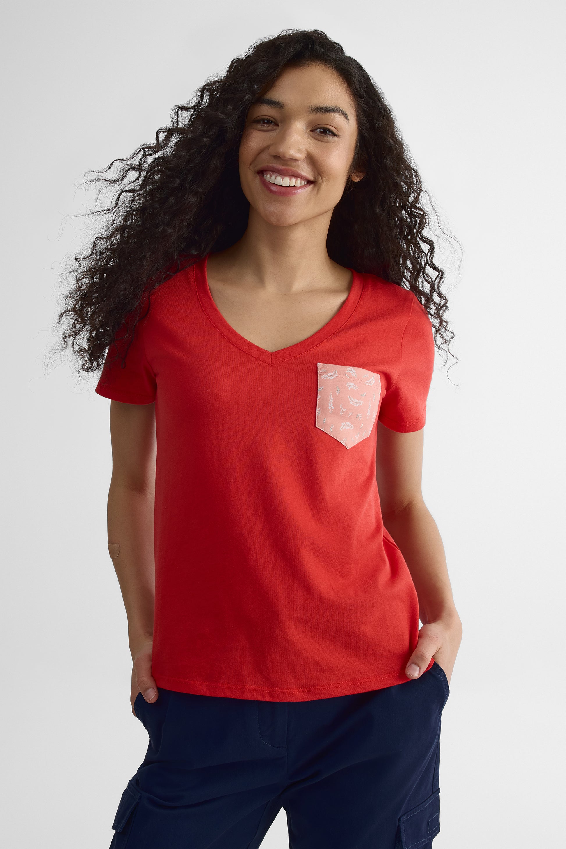 T-shirt col V poche imprimée 2/30$ - Femme && ROUGE