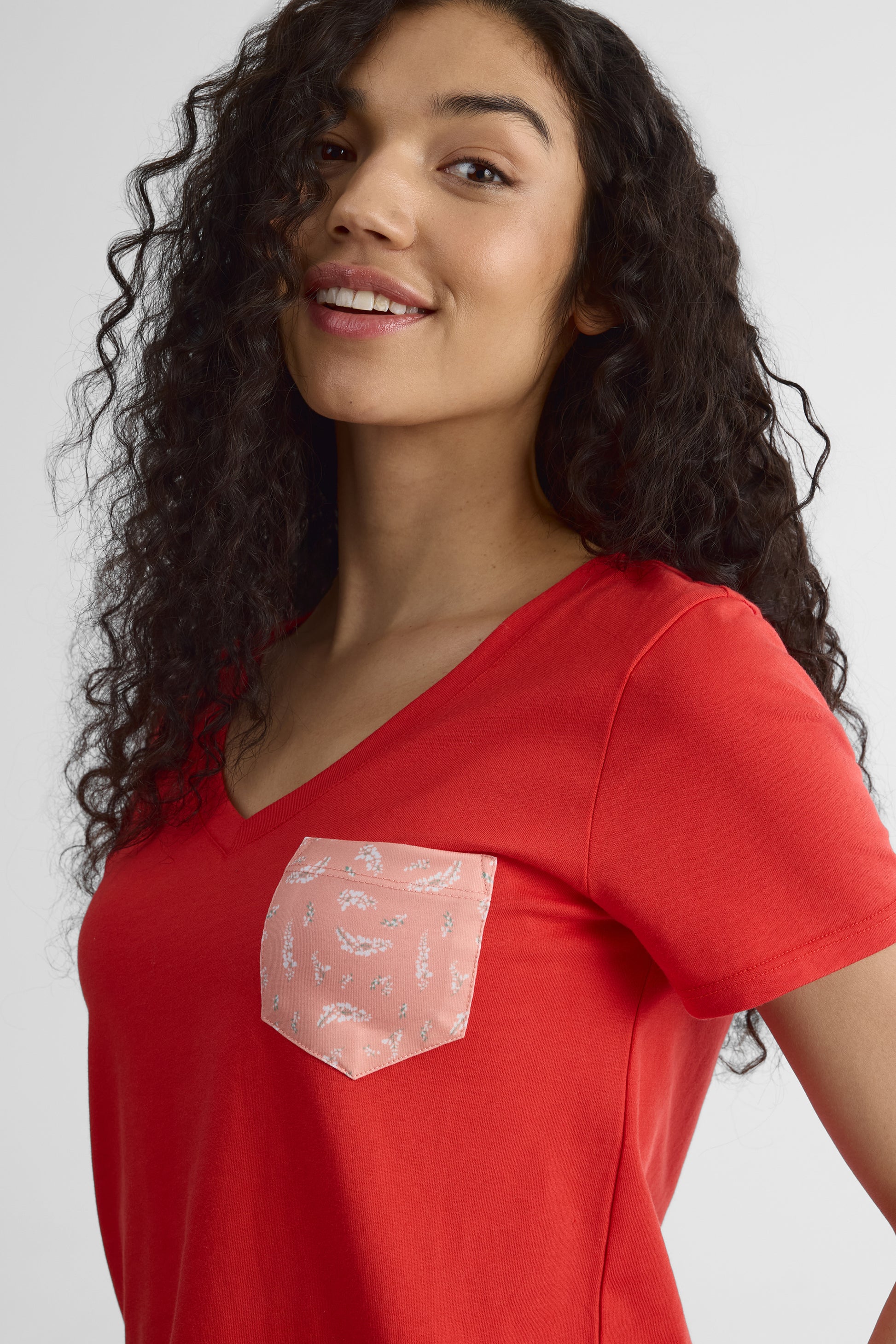 T-shirt col V poche imprimée 2/30$ - Femme && ROUGE