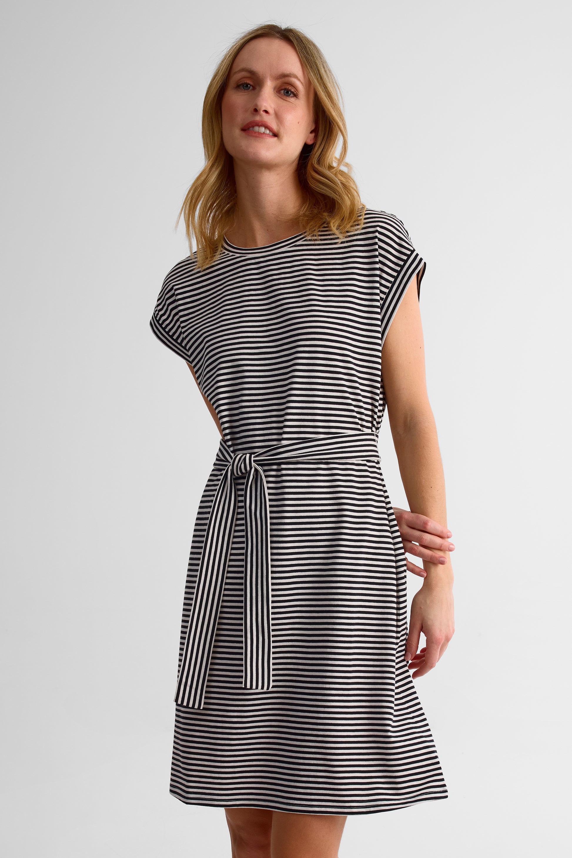 Robe dolman coupe droite avec ceinture - Femme && NOIR/MULTI