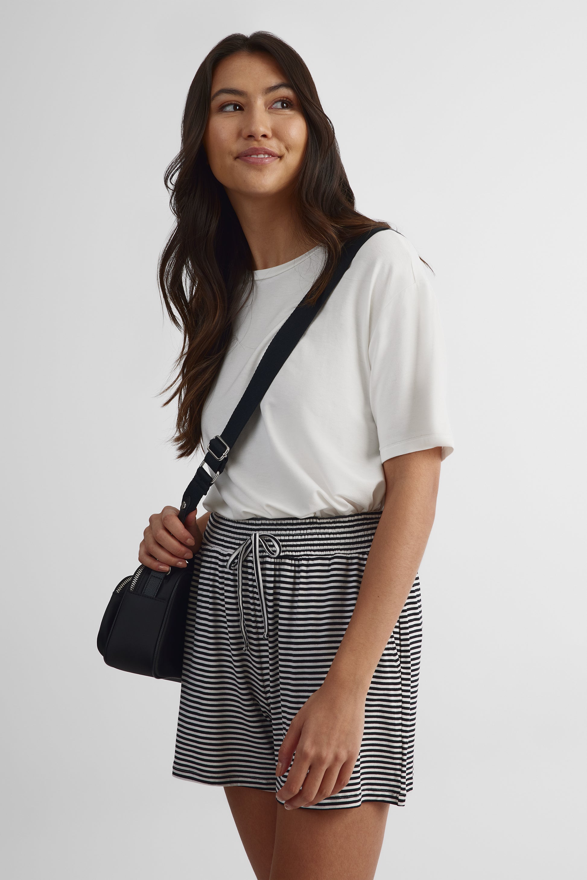 Short taille élastique smockée à cordon - Femme && NOIR/MULTI