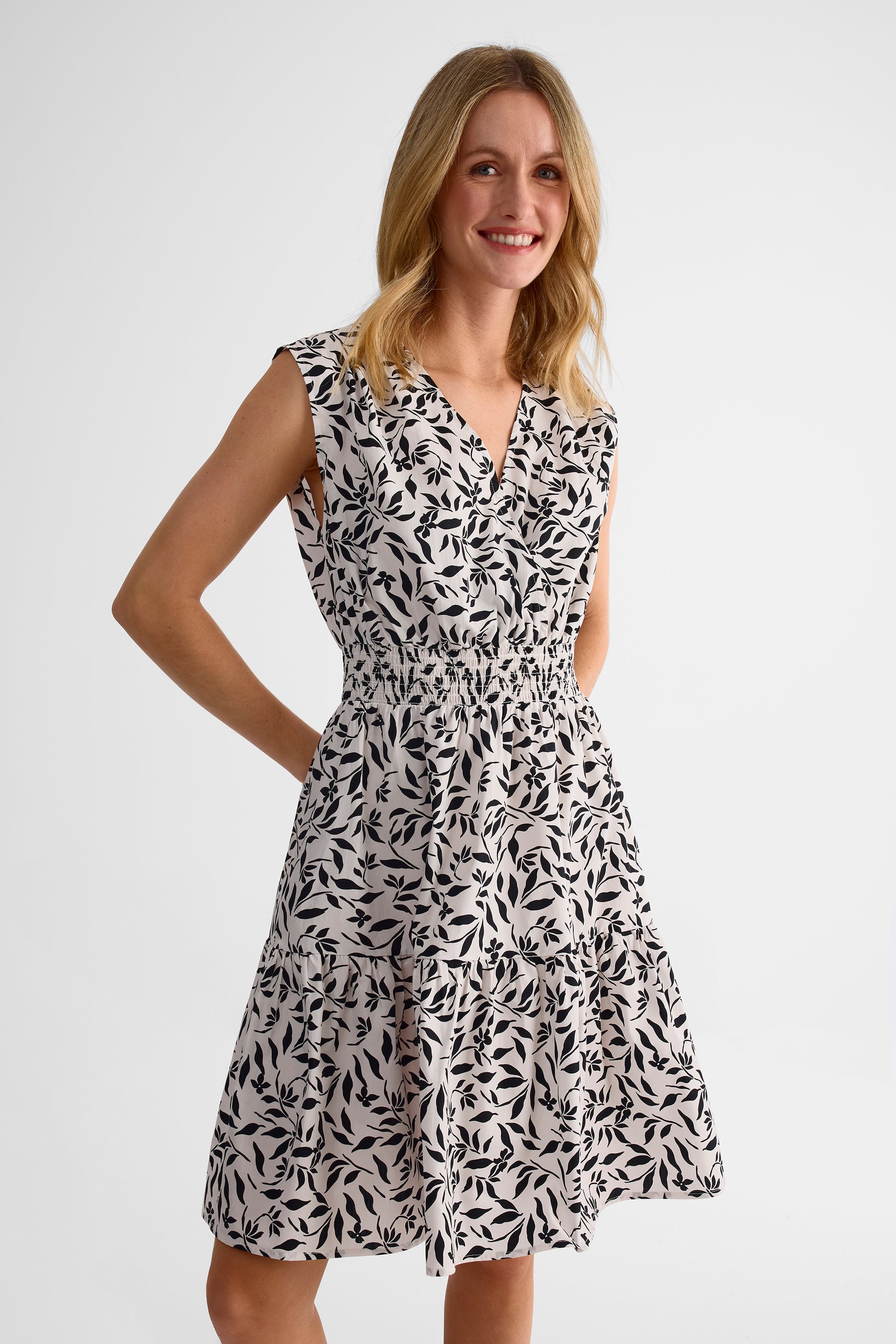 Robe sans manches smockée à la taille - Femme && BLANC CASSÉ/MULTI