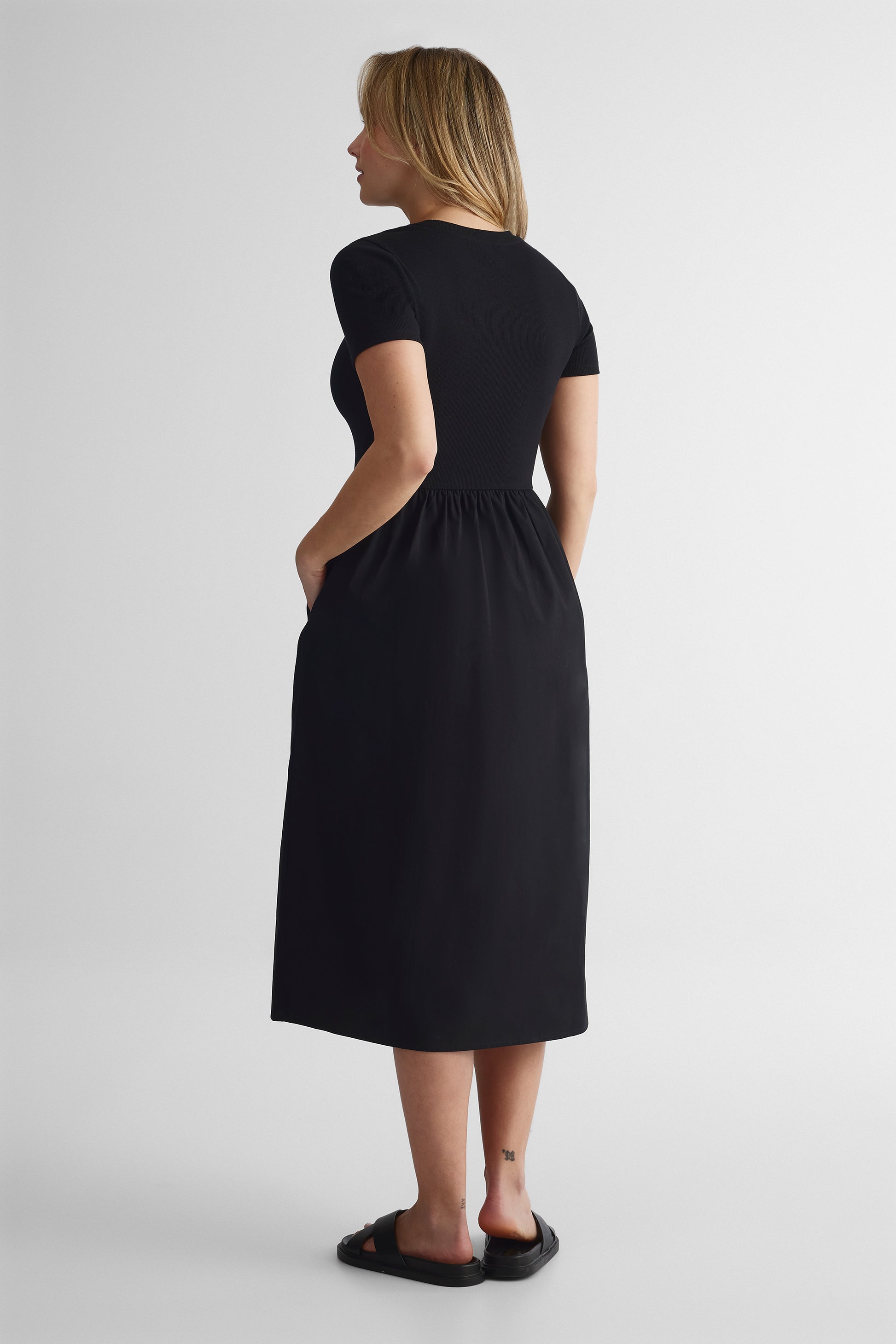 Robe côtelée à détails en popeline - Femme && NOIR