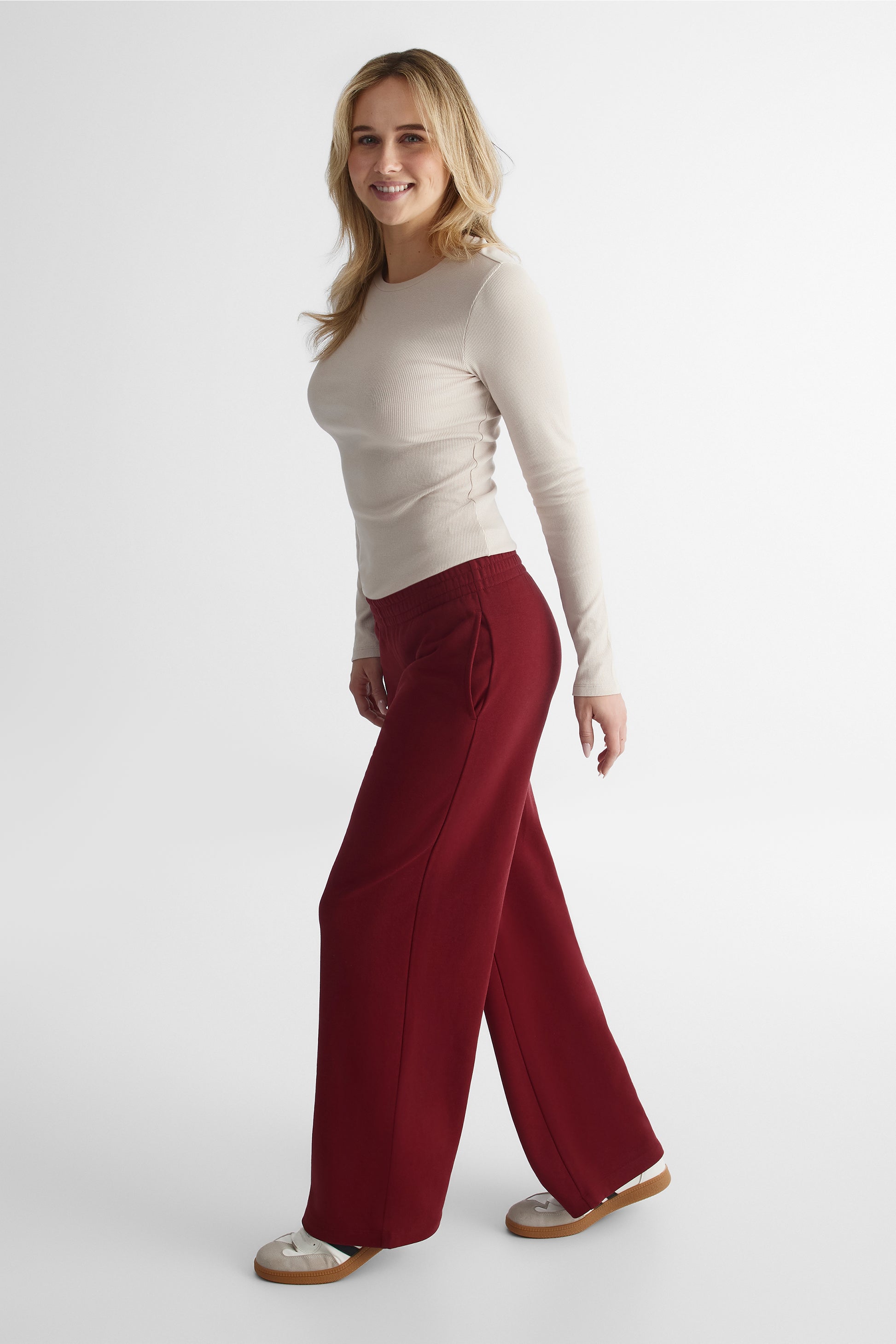 Pantalon jogger ouaté ample - Femme && ROUGE VIN