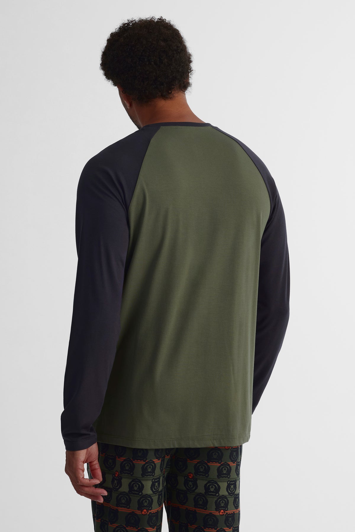 Chandail léger extensible 2/40$ - Homme && KAKI