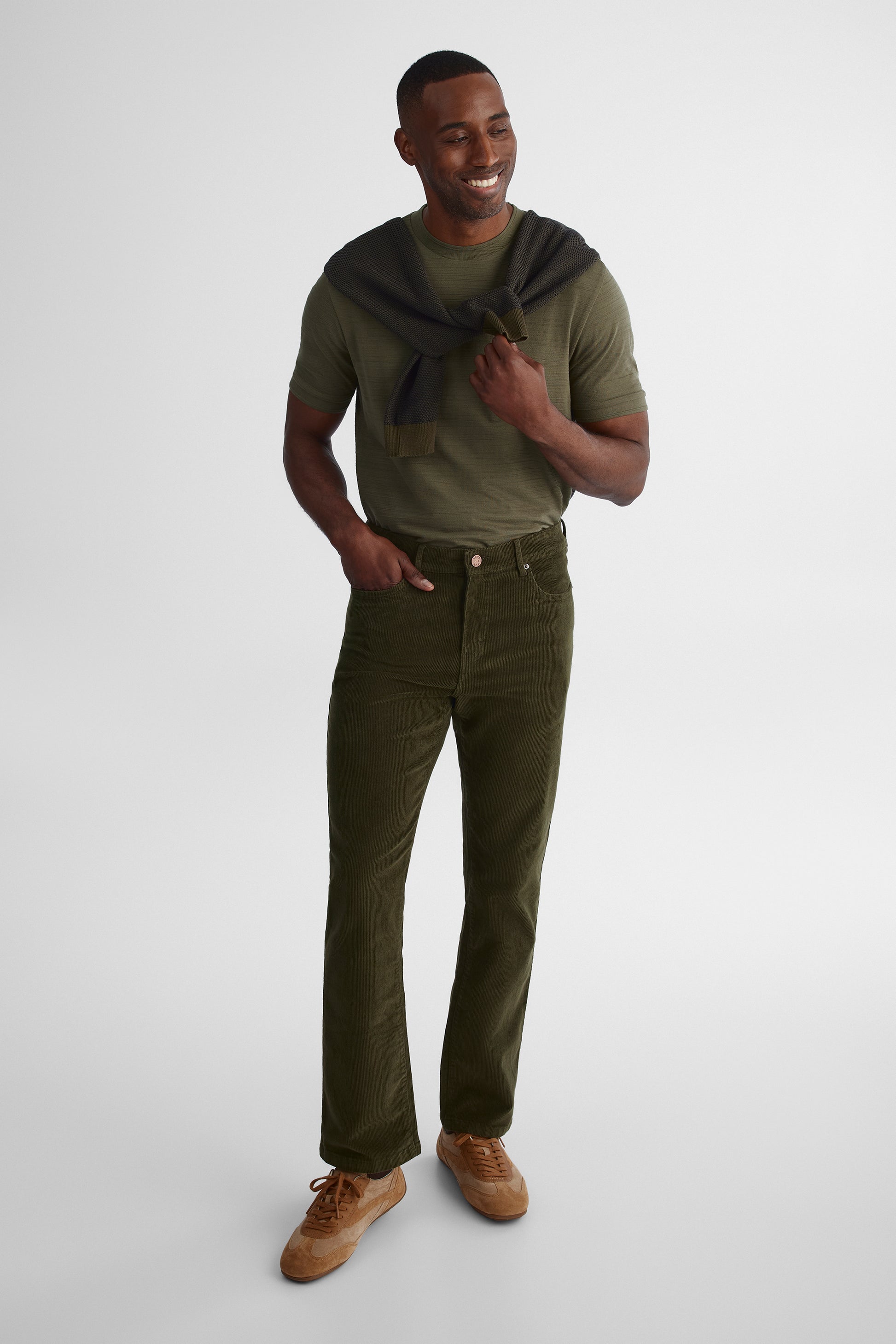 Pantalon en velours côtelé polyvalent - Homme && OLIVE