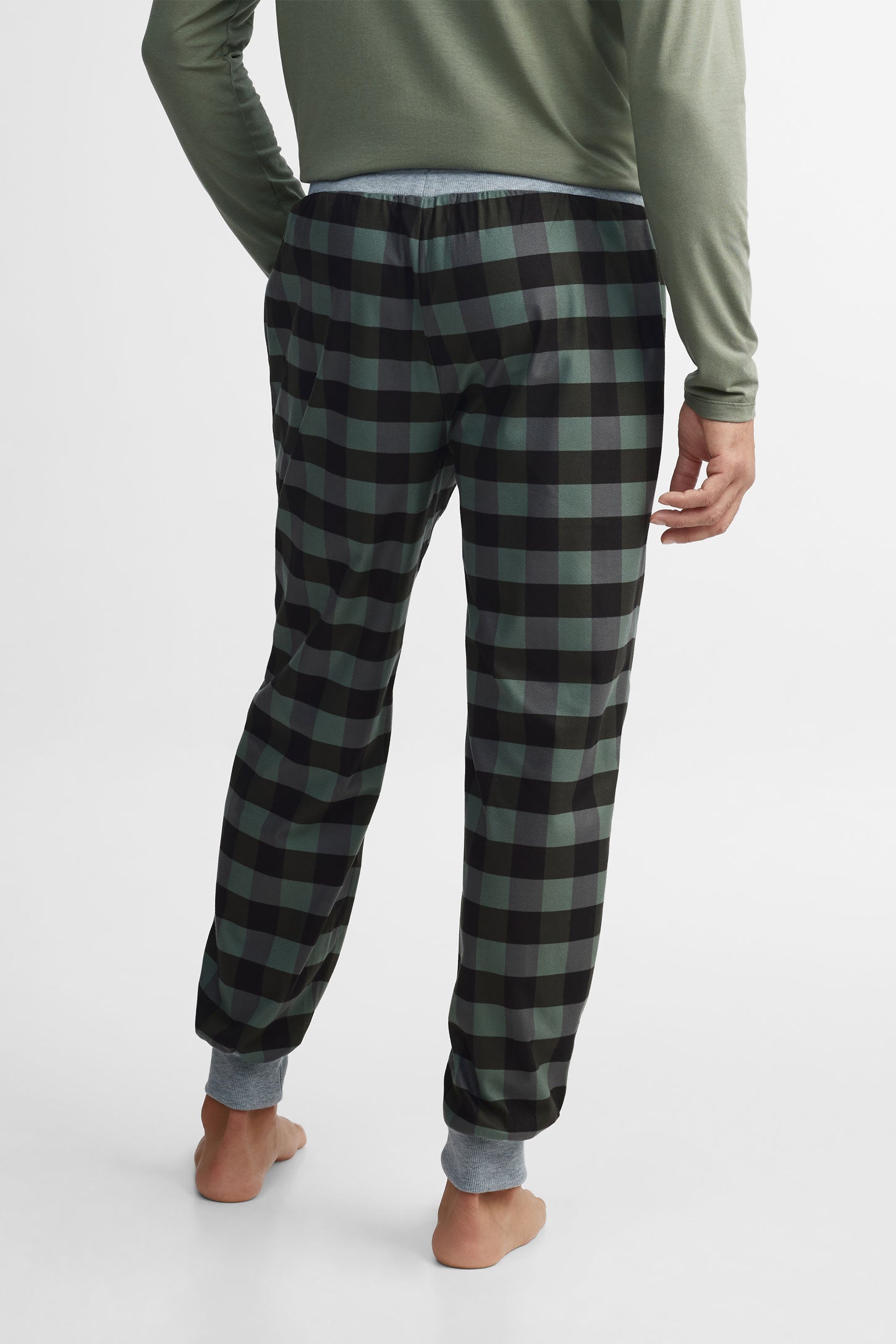 Pantalon pyjama à carreaux en flanelle, 2/40$ - Homme && VERT/MULTI