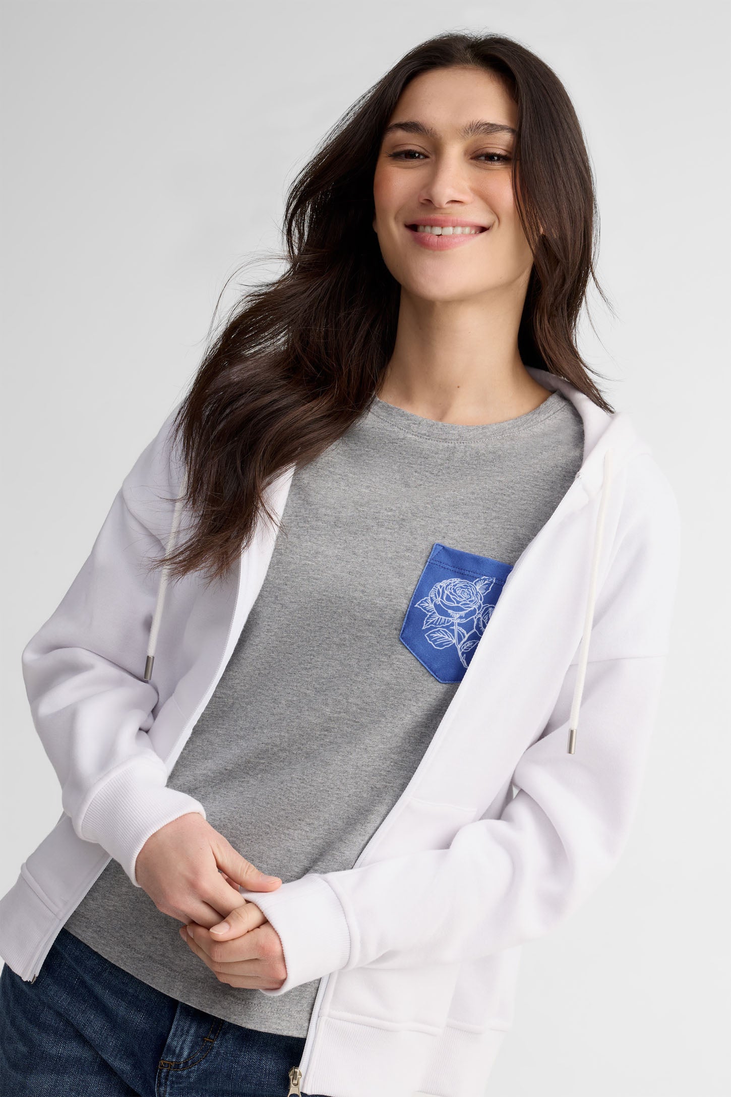 T-shirt à poche coton, 2/30$ - Femme && GRIS