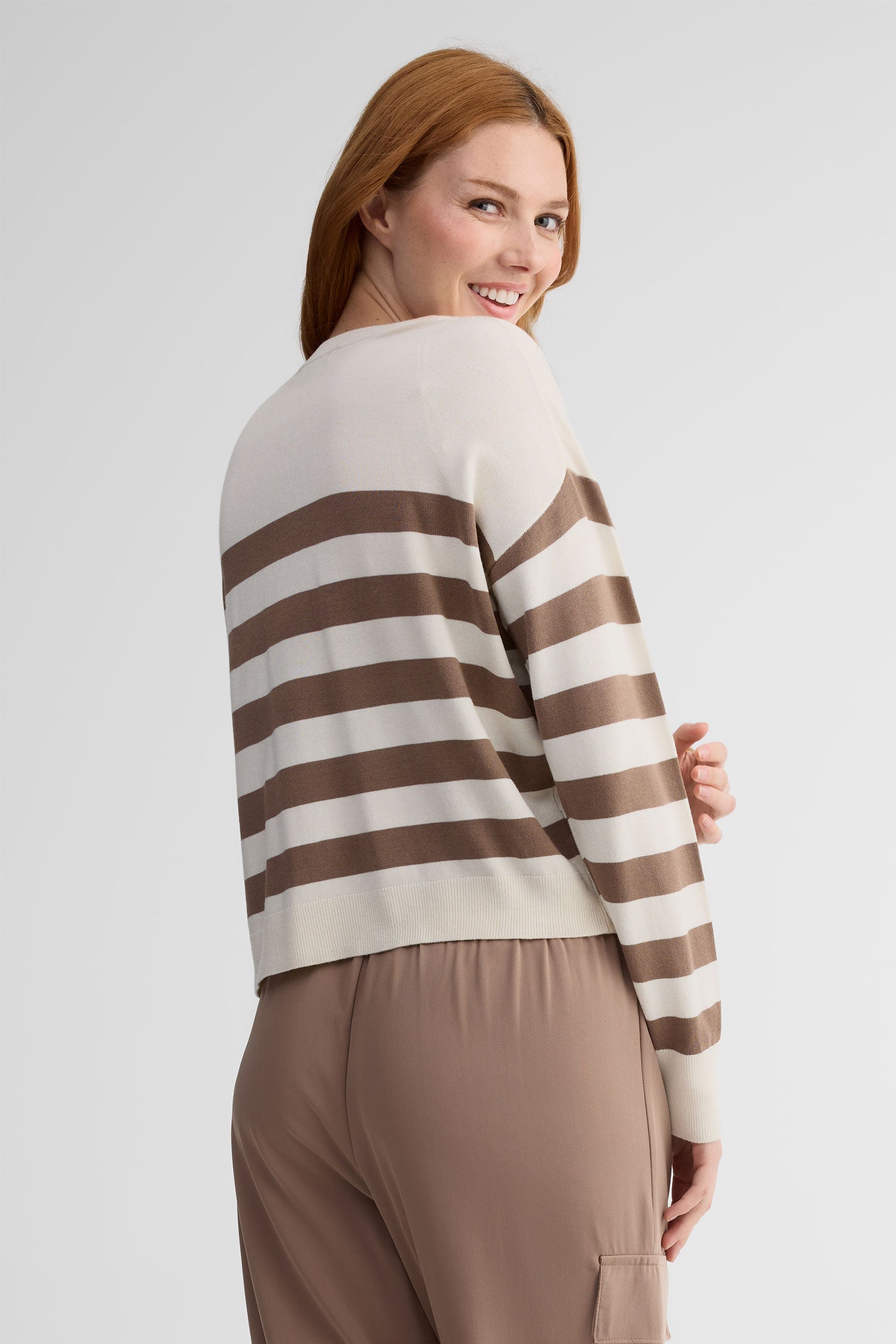 Chandail col rond tricot coupe ample - Femme && BRUN/MULTI
