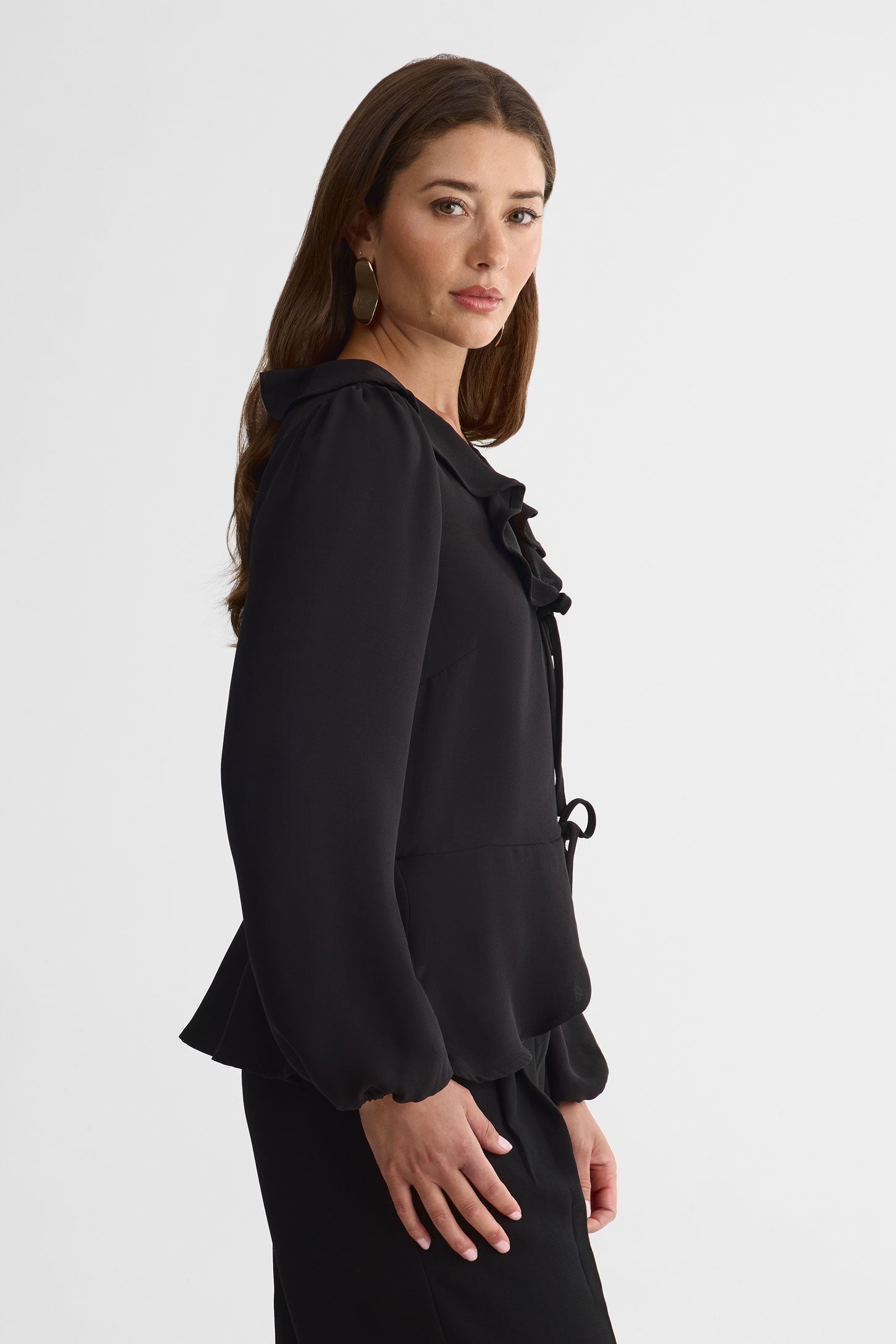 Semi-fitted frill blouse - Women