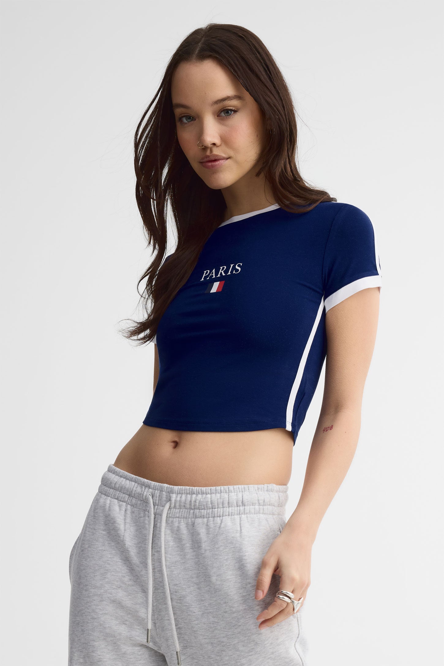 T-shirt ajusté et écourté - Femme && BLEU/MULTI