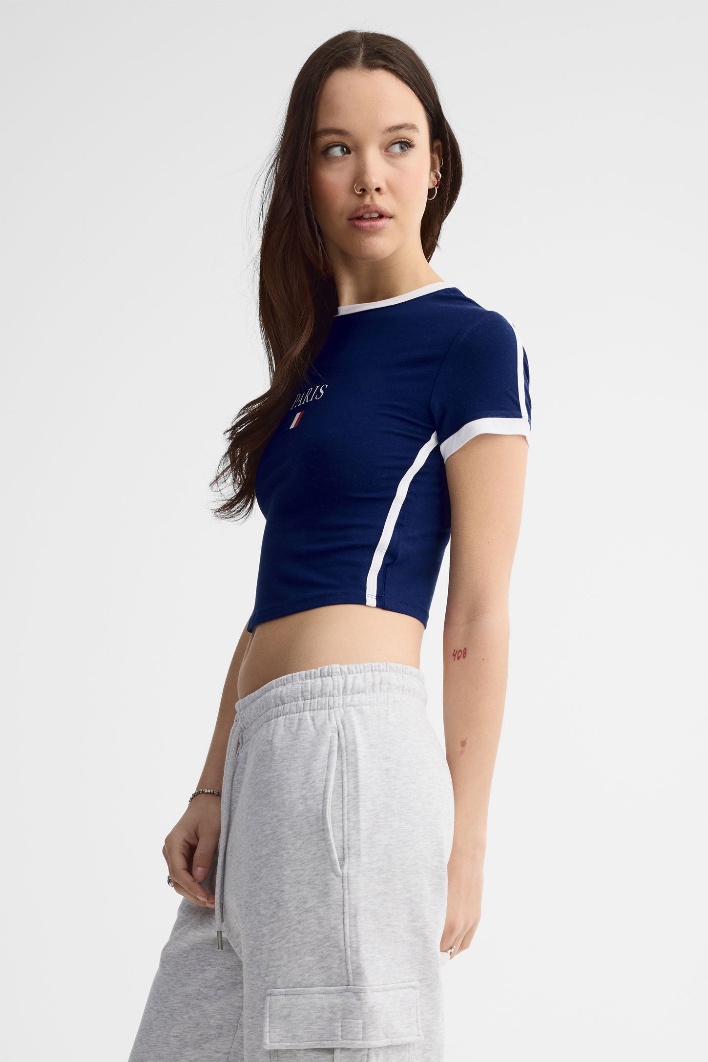 T-shirt ajusté et écourté - Femme && BLEU/MULTI